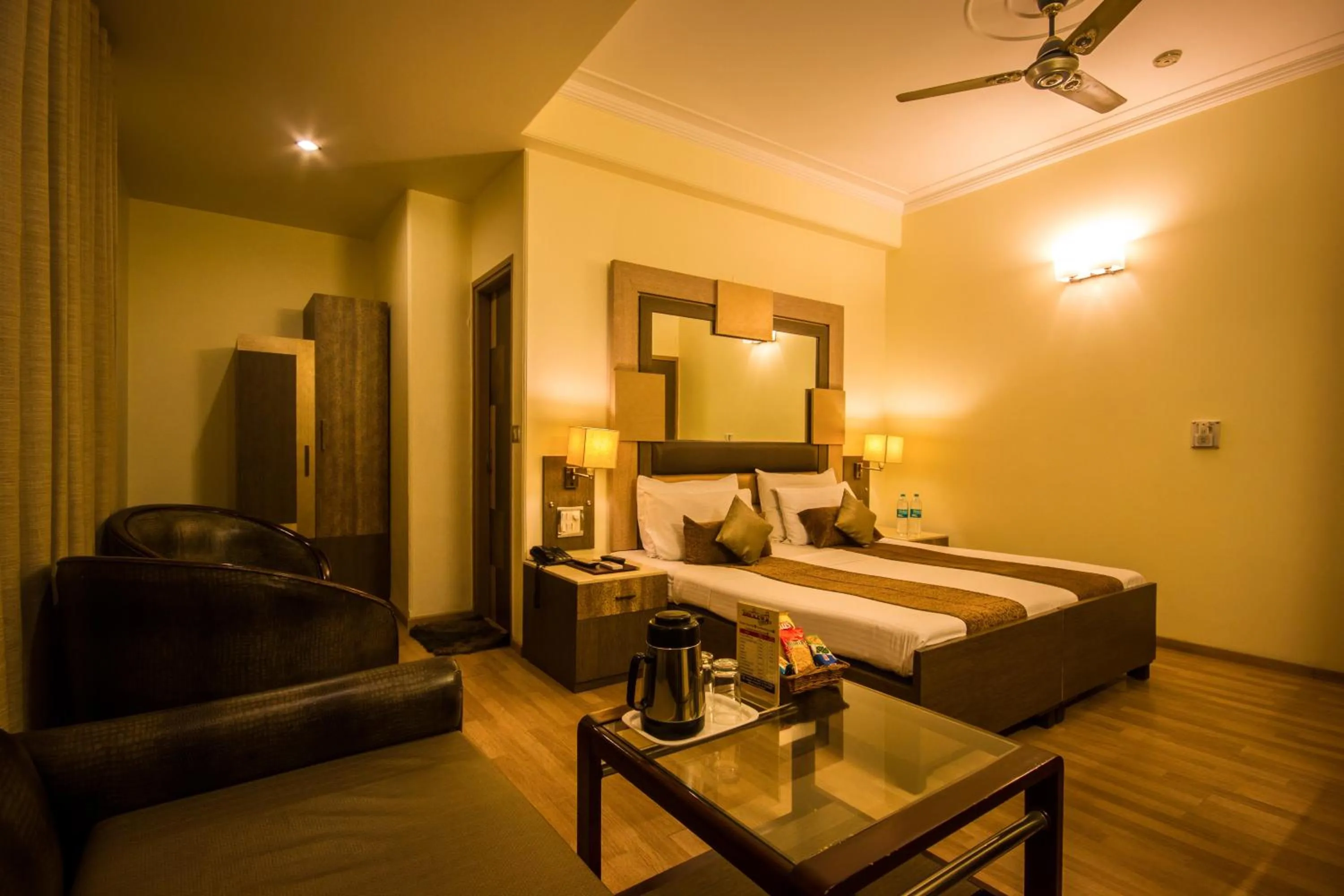 Bed in The Suncourt Hotel Yatri