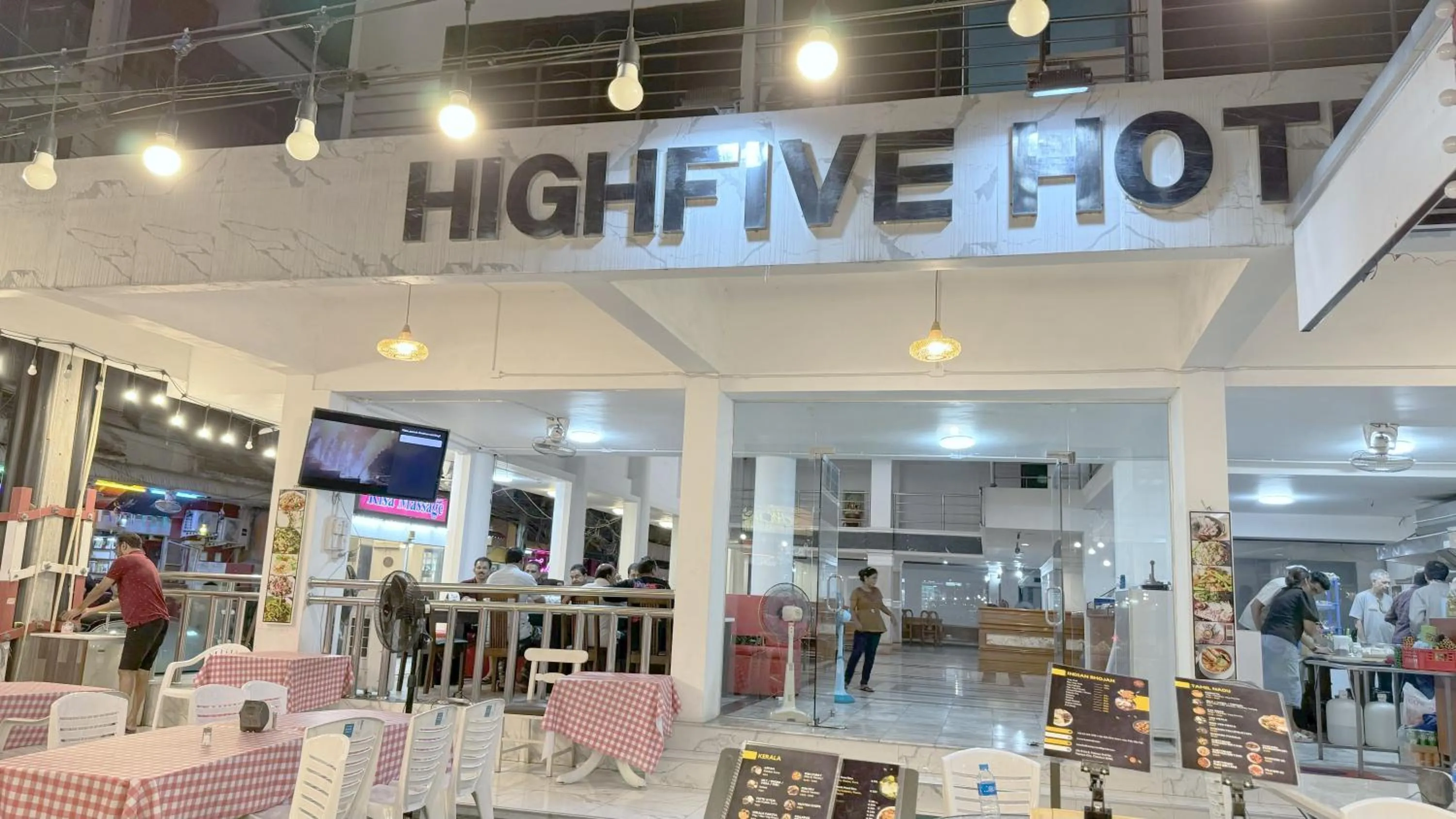 Facade/entrance in Highfive Hotel Pattaya