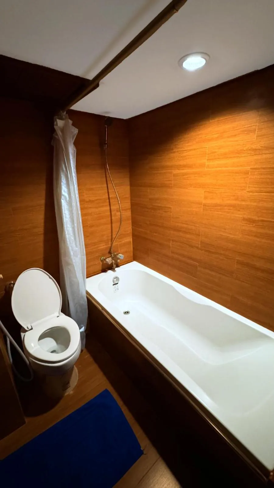 Bathroom in Highfive Hotel Pattaya