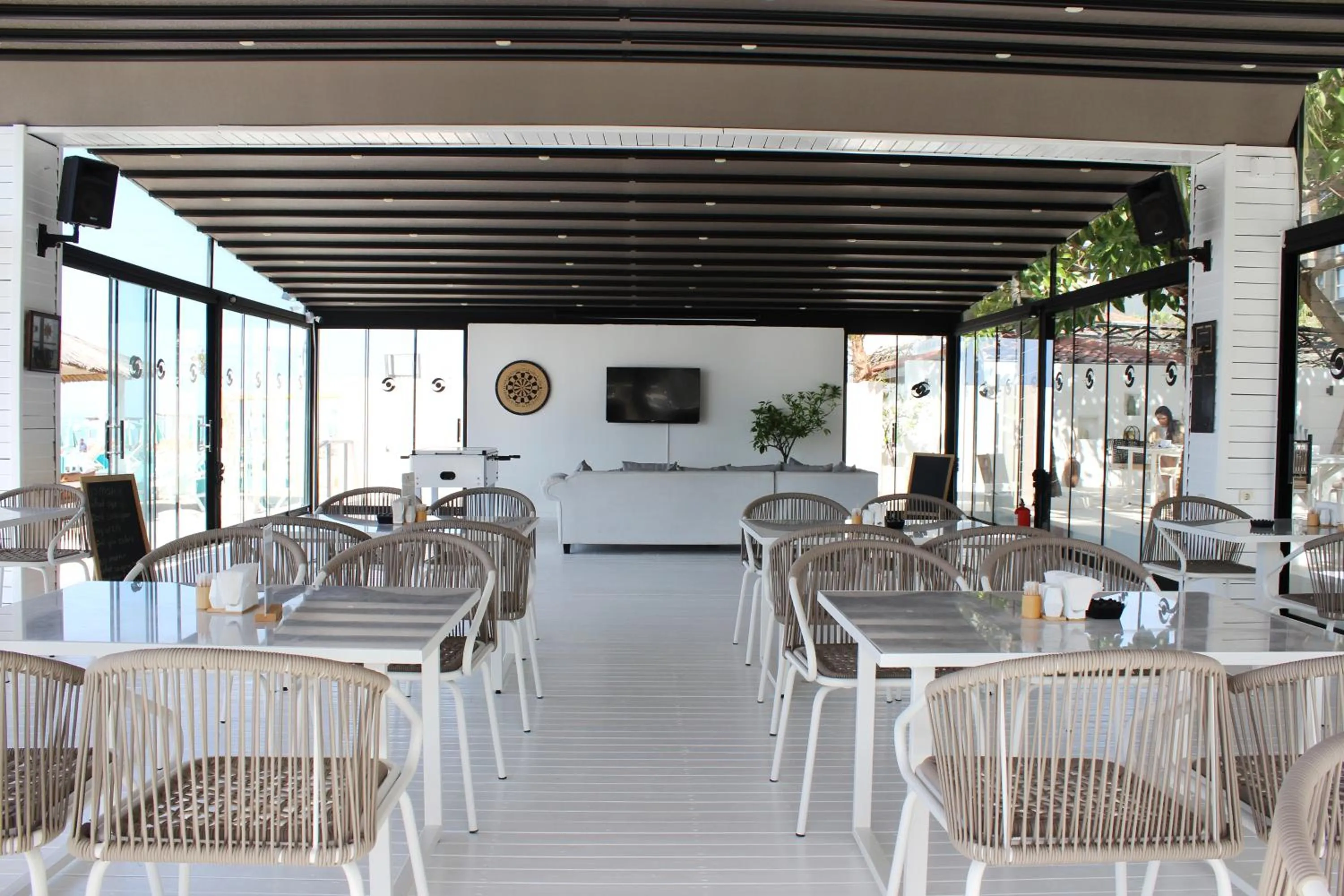 Restaurant/places to eat in Savk Hotel