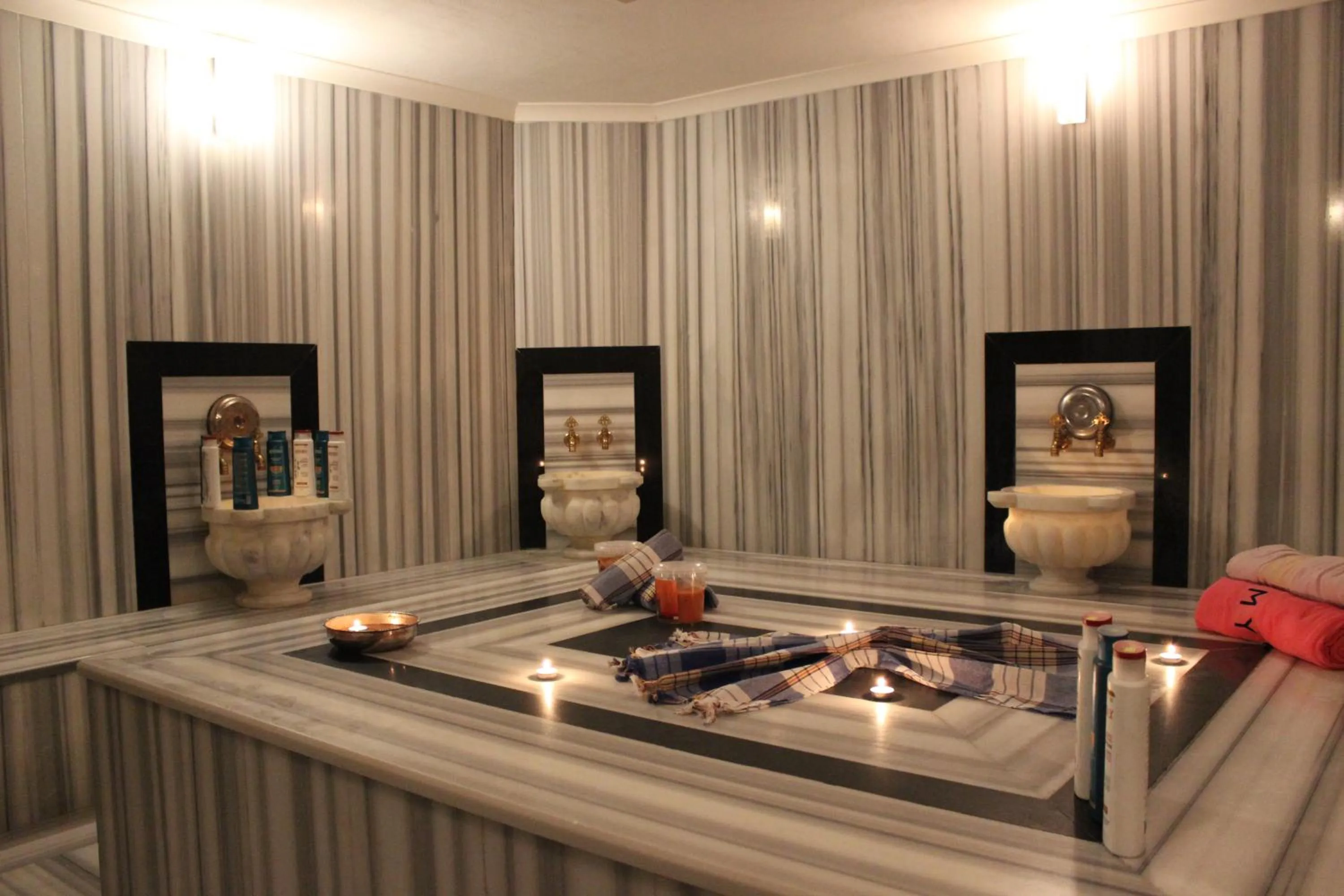 Public Bath in Savk Hotel