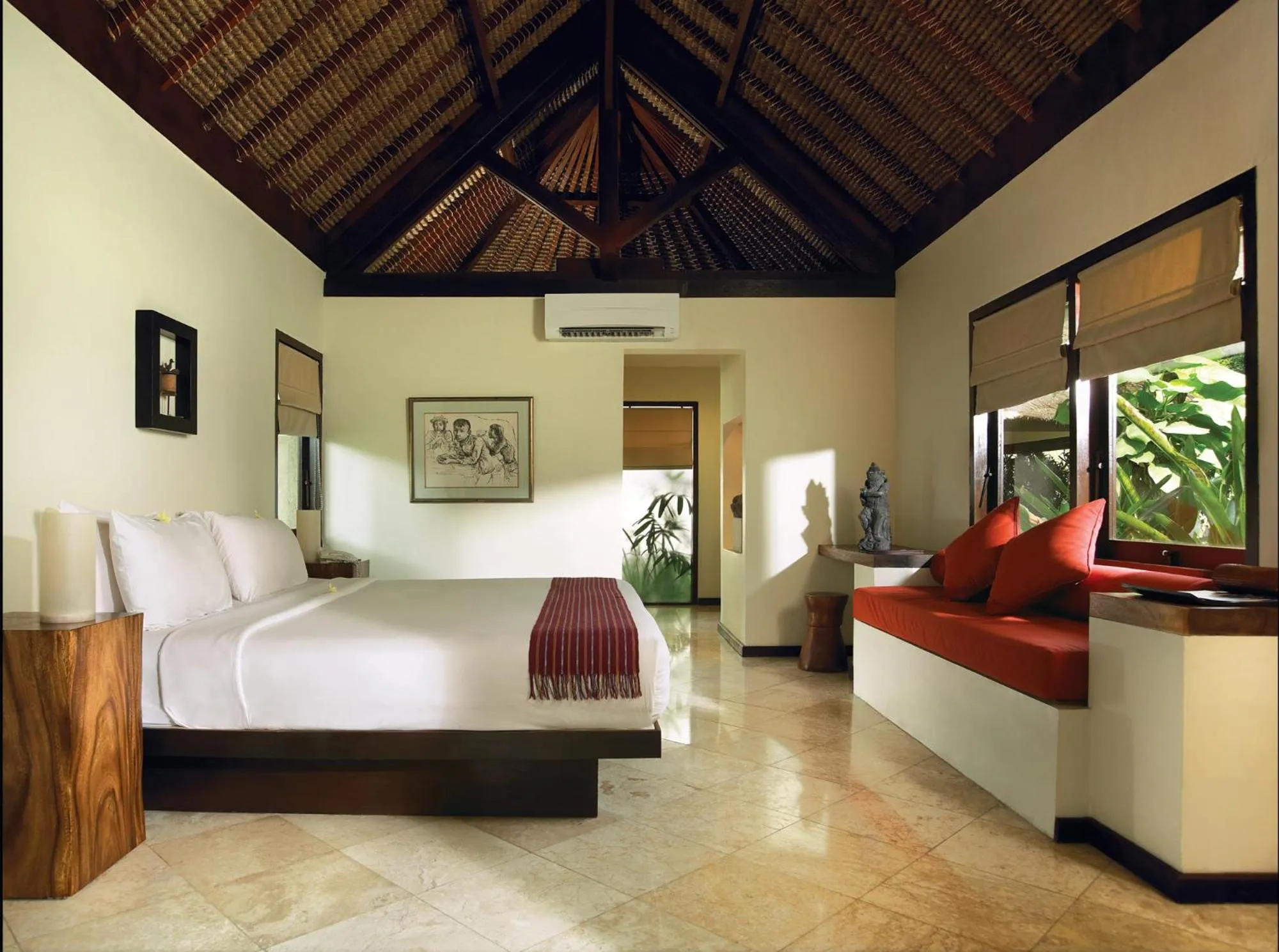 Bed in Qunci Villas Resort