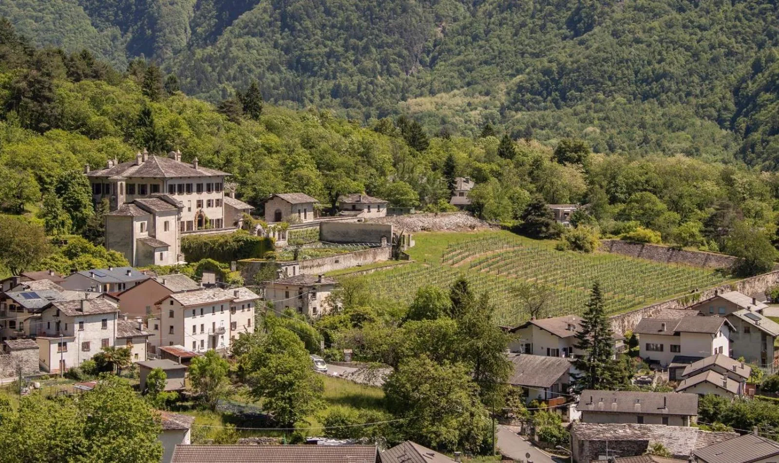 Nearby landmark in Hotel Piuro