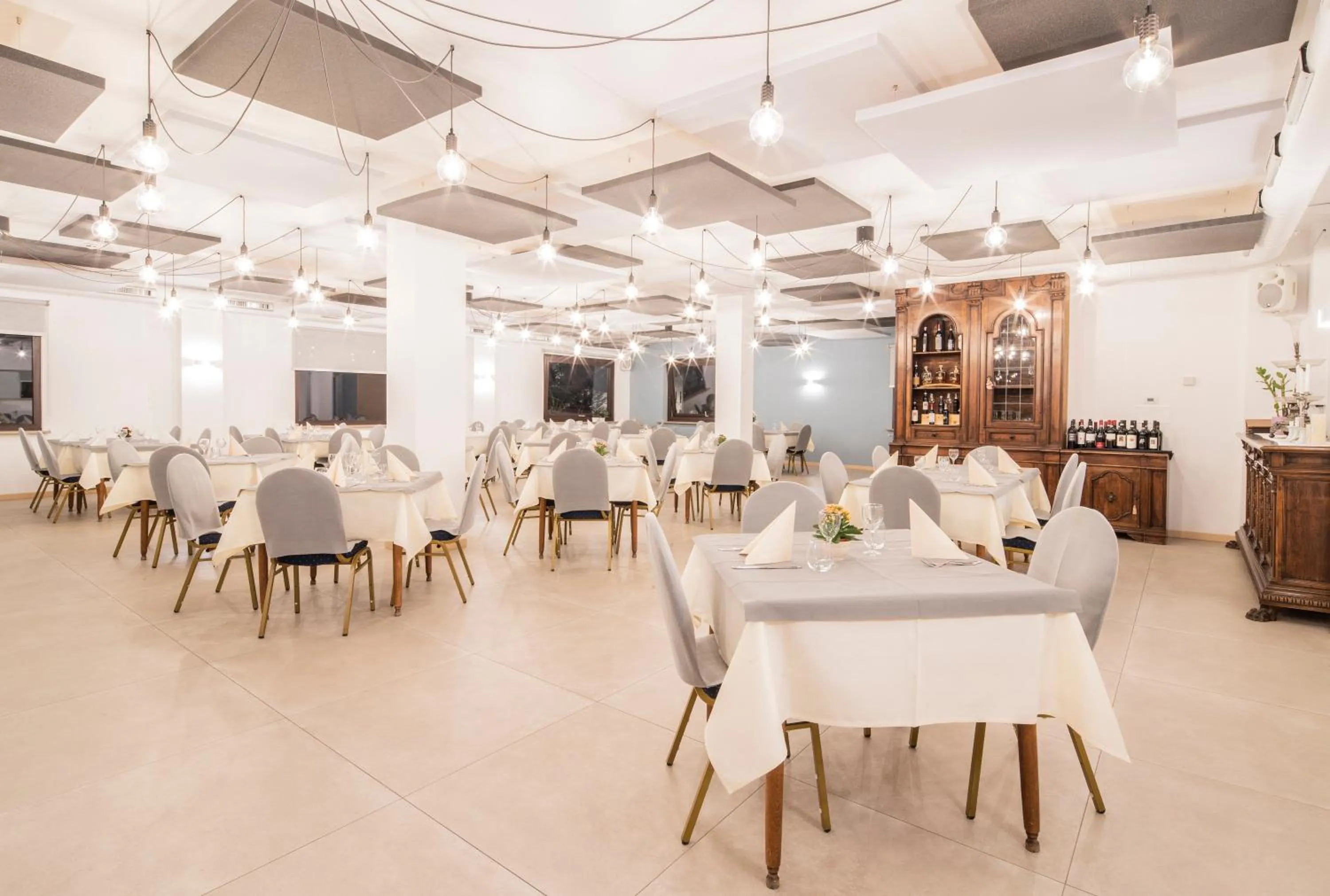 Restaurant/places to eat in Hotel Piuro