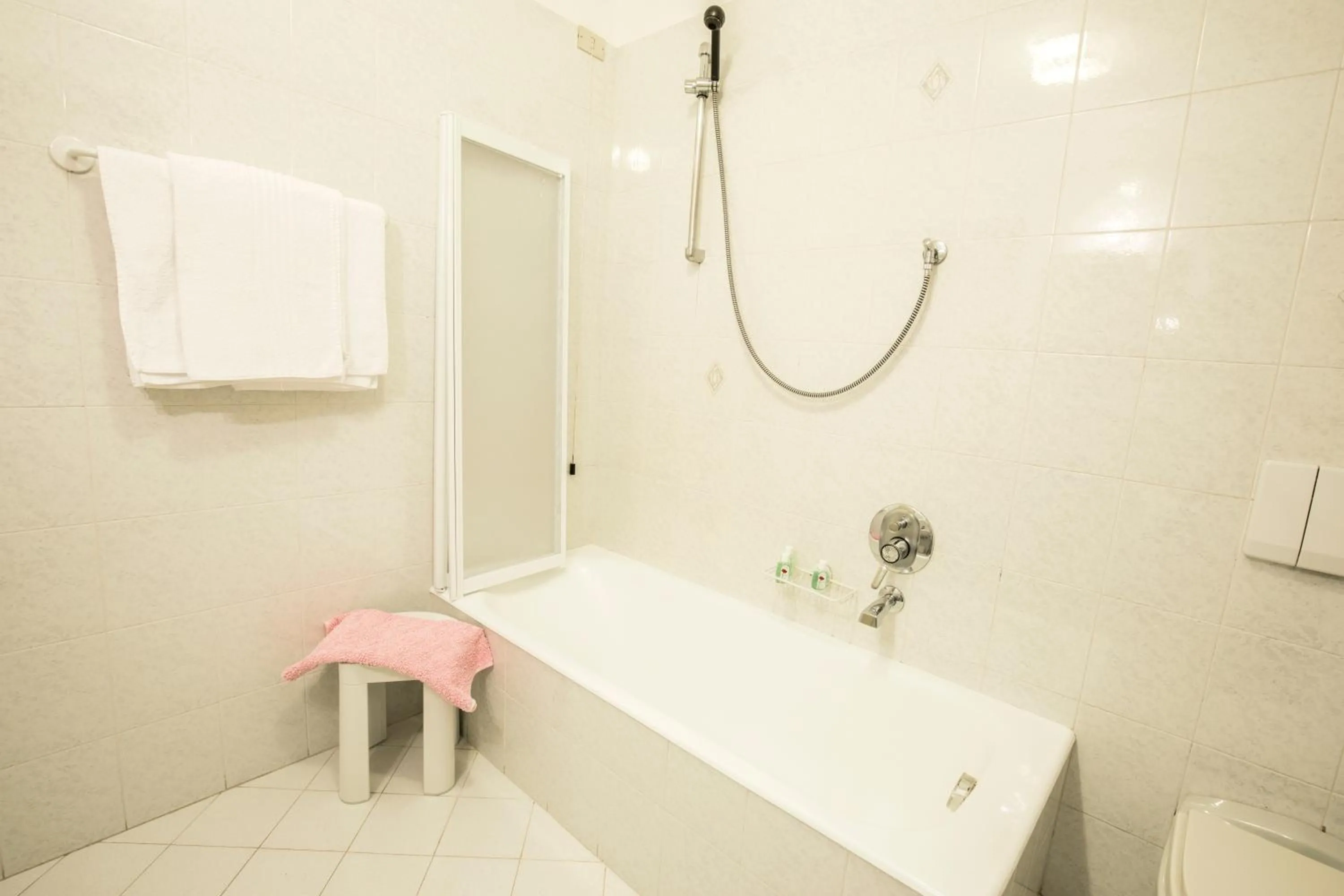 Bathroom in Albergo K2