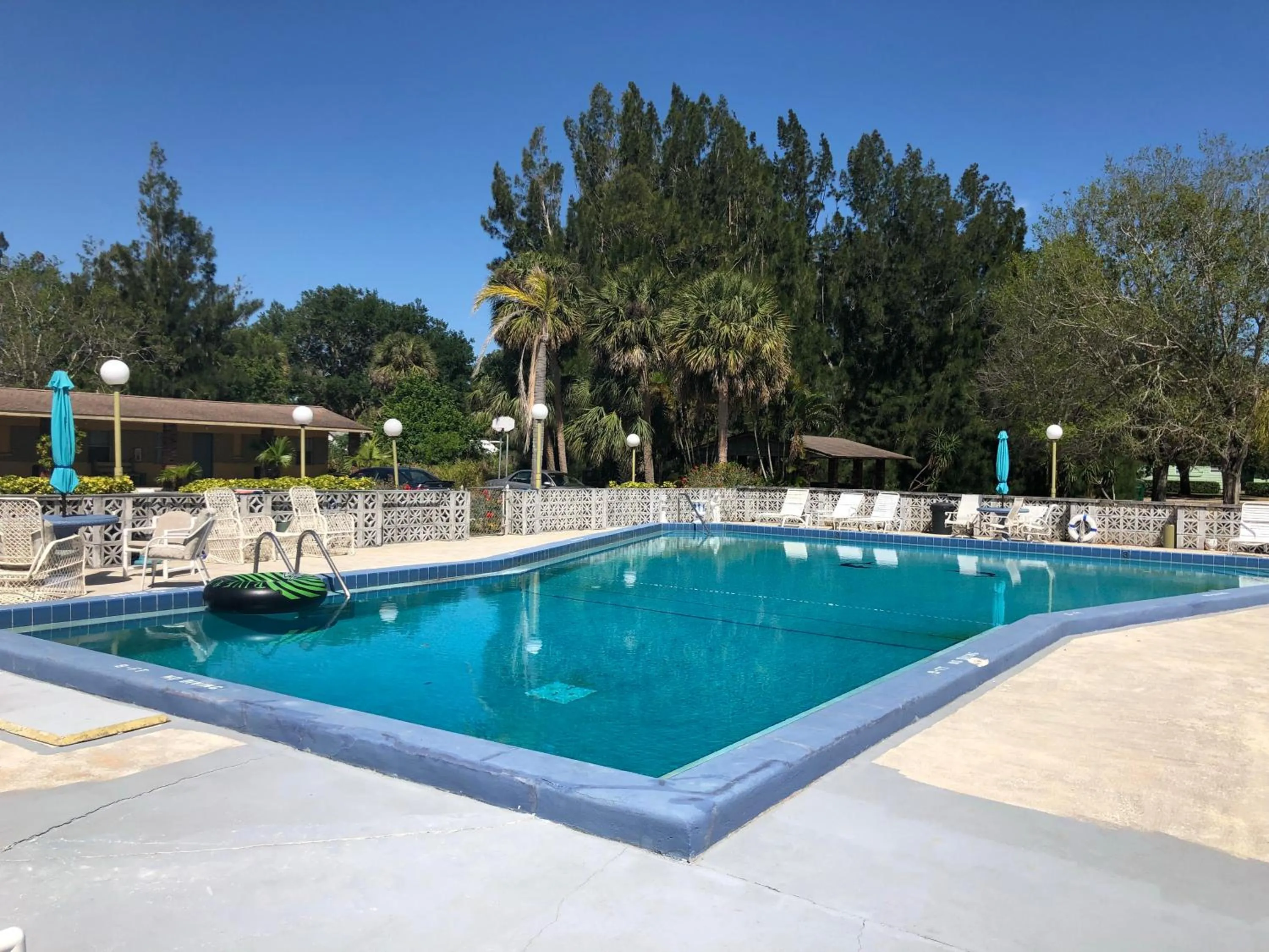 Patio in Pennwood Motor Lodge