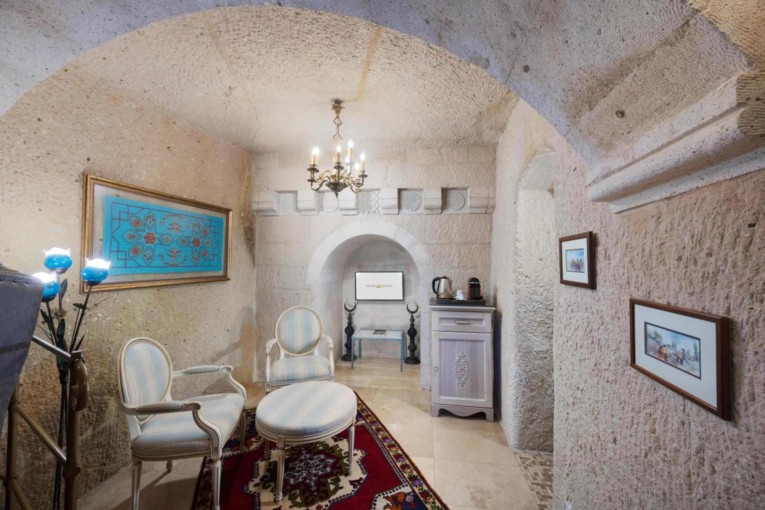 Photo of the whole room in Tafoni Houses Cave Hotel