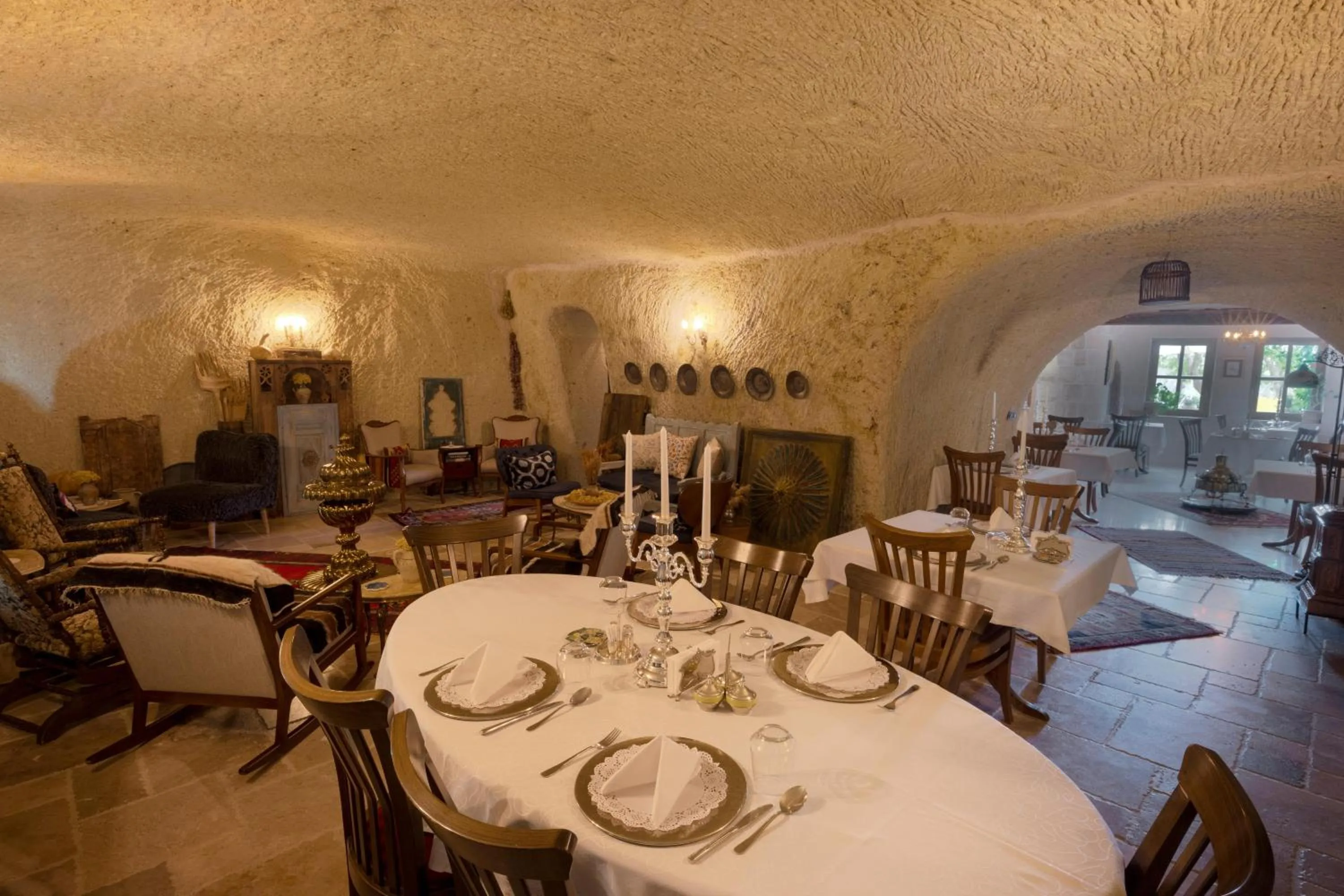 Restaurant/places to eat in Tafoni Houses Cave Hotel
