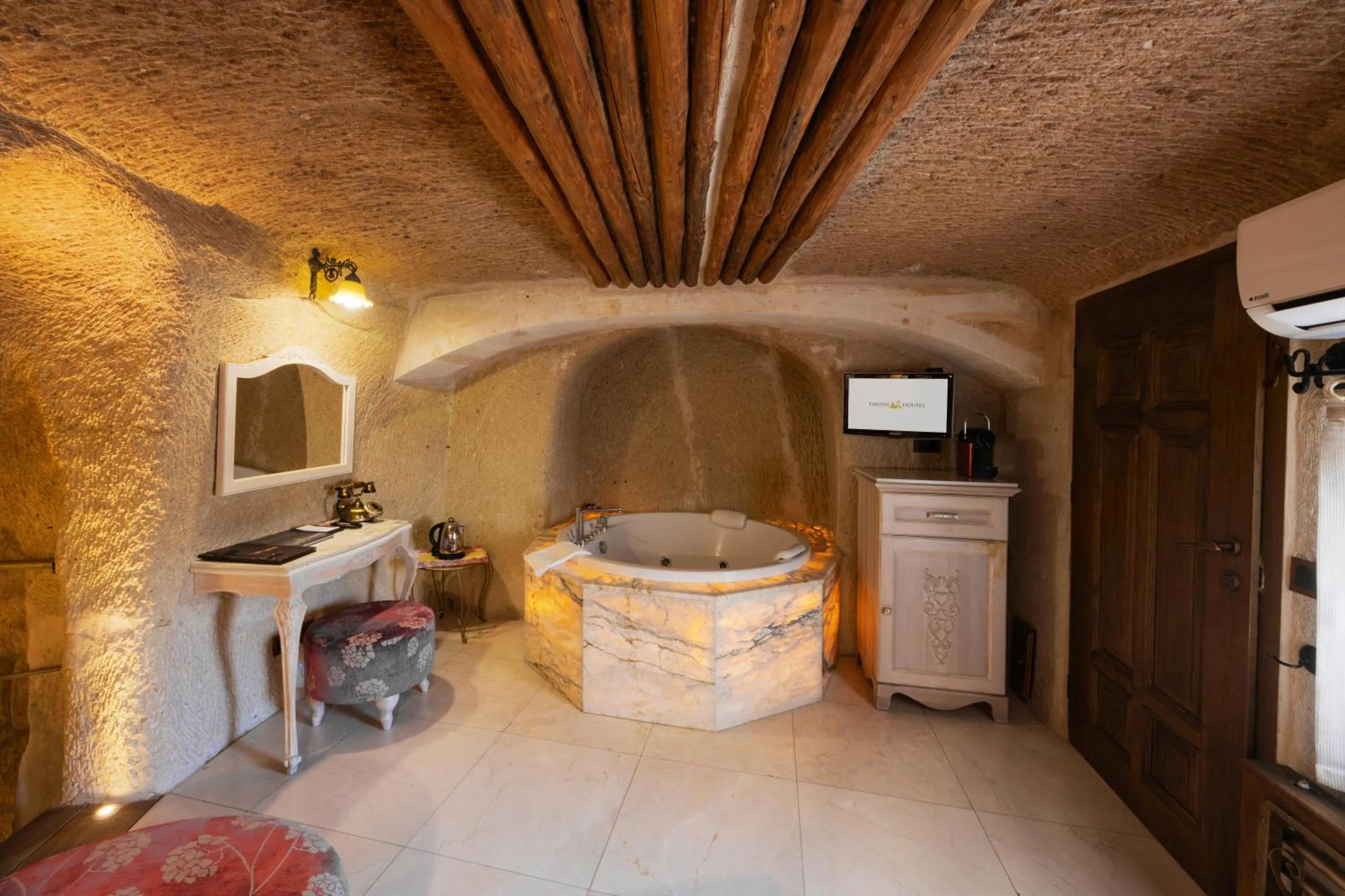 Spa and wellness centre/facilities in Tafoni Houses Cave Hotel
