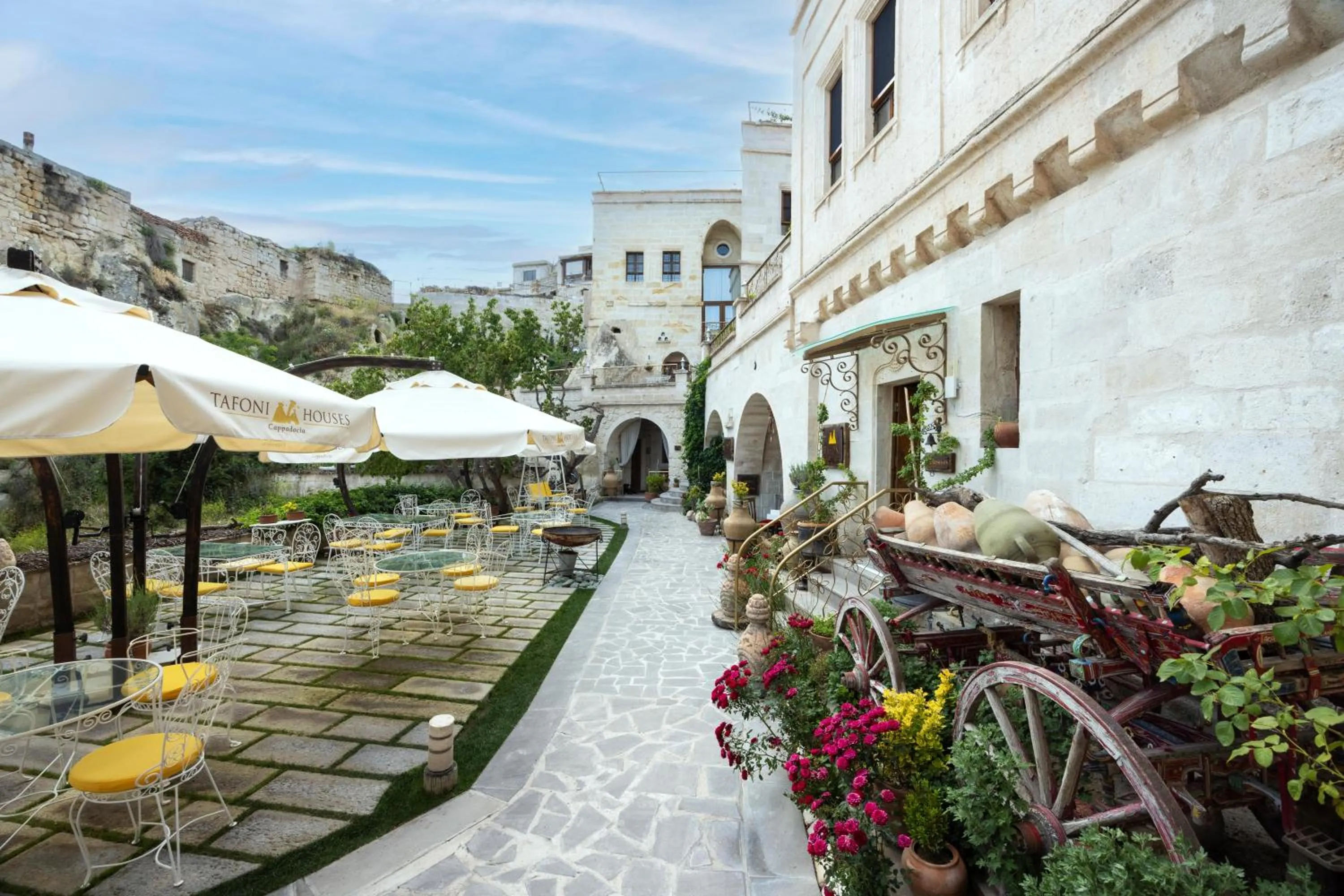 Property building in Tafoni Houses Cave Hotel