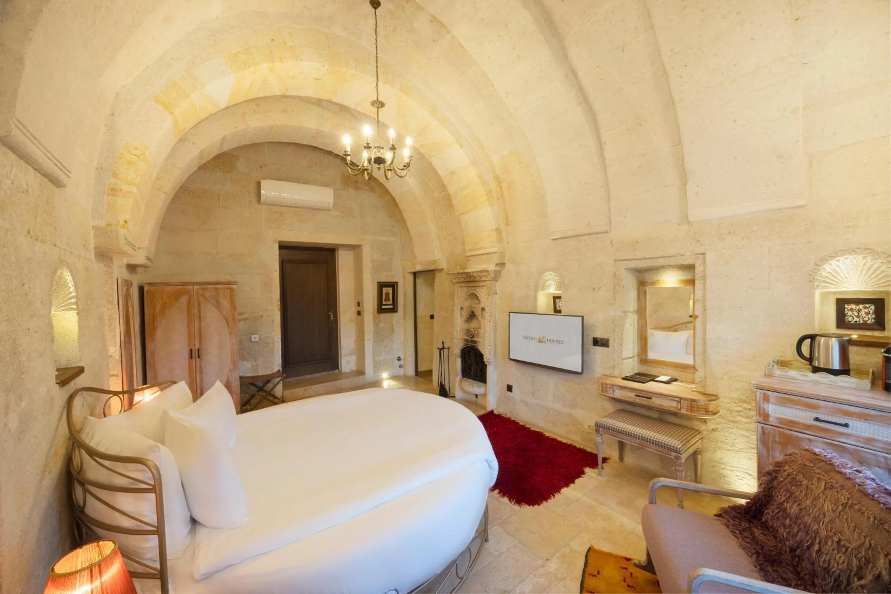 Bathroom, Bed in Tafoni Houses Cave Hotel