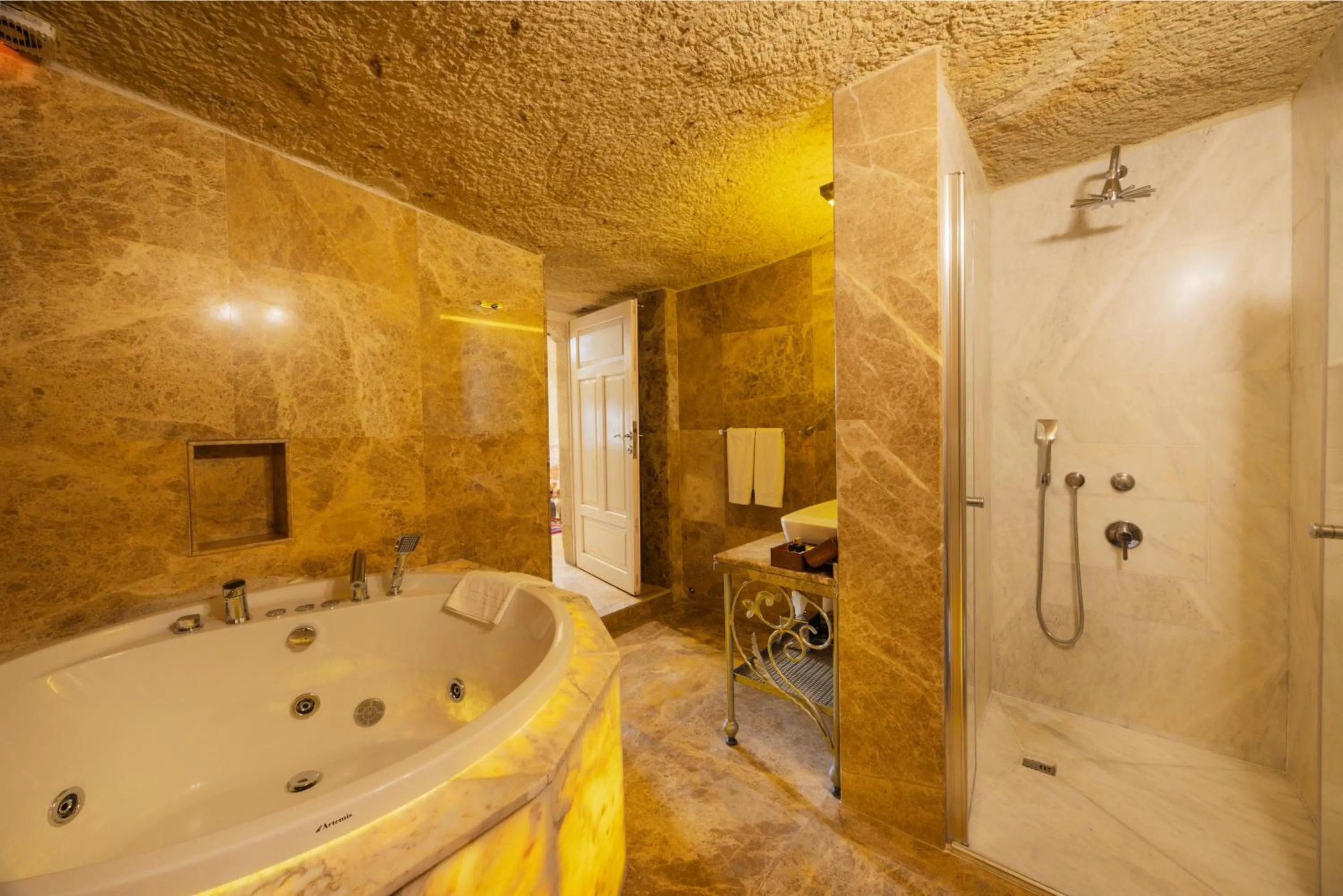 Bathroom in Tafoni Houses Cave Hotel