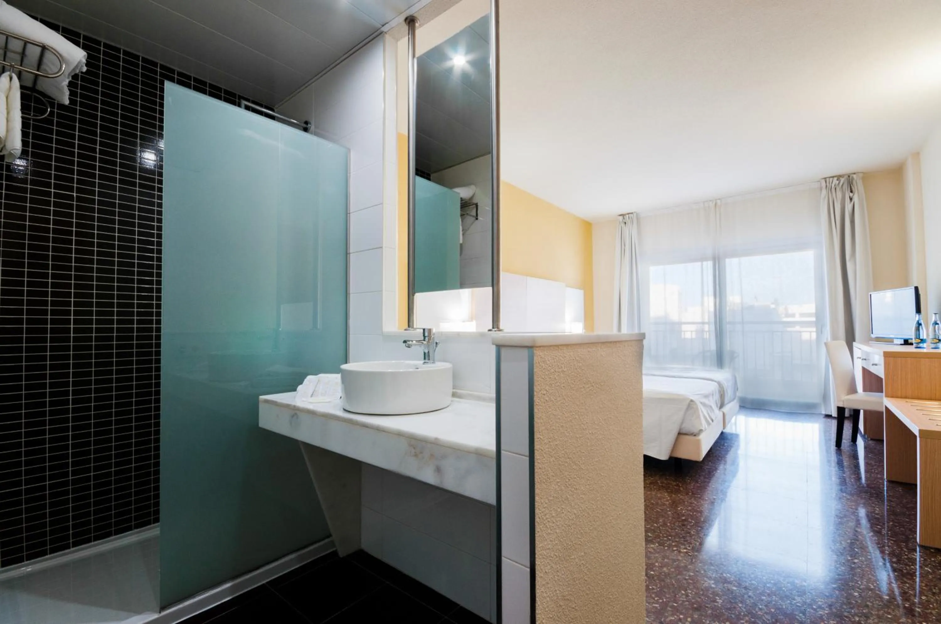 Bathroom in Hotel Fontana Plaza