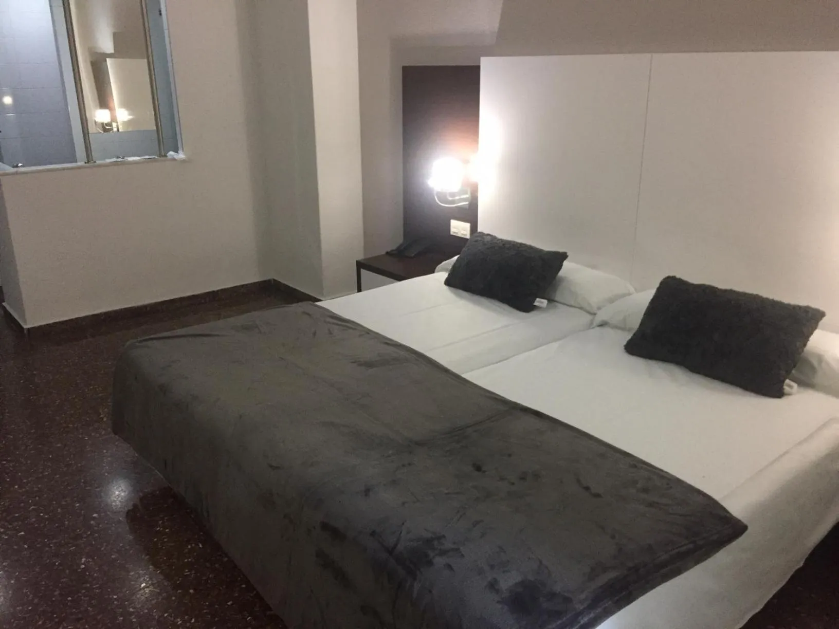 Bed in Hotel Fontana Plaza