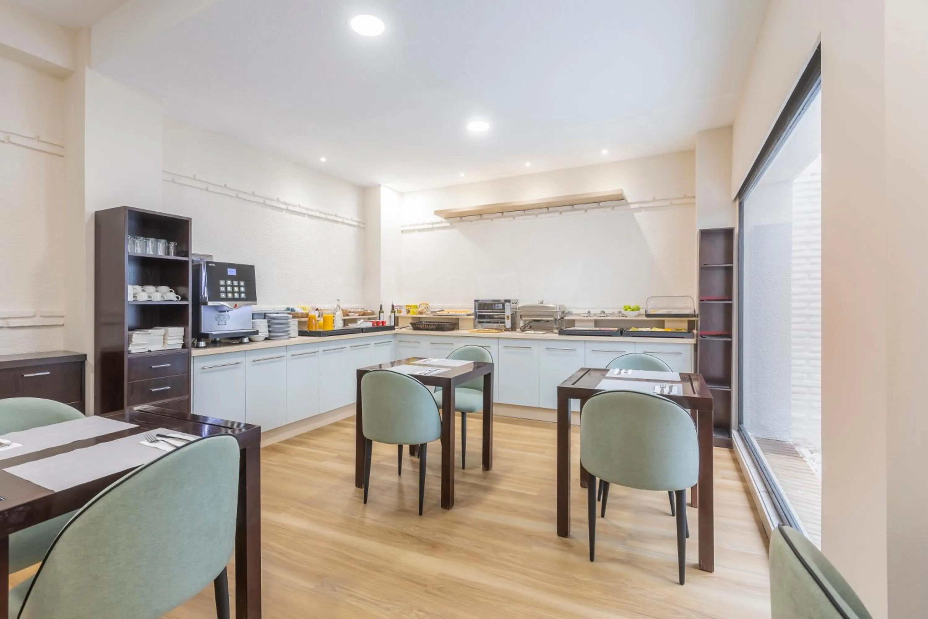 Buffet breakfast in Itaca Colón by Soho Boutique