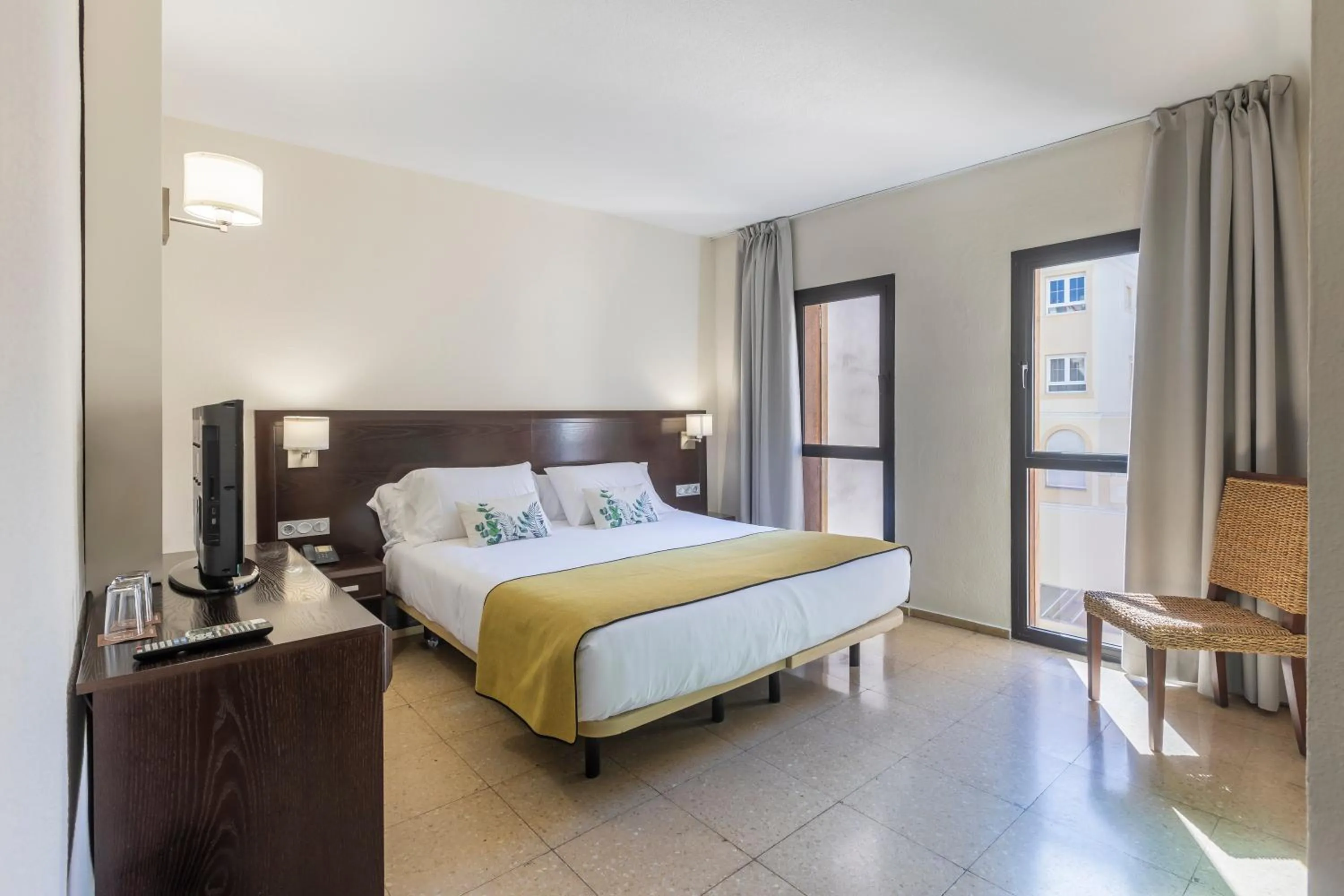 Bedroom, Bed in Itaca Colón by Soho Boutique