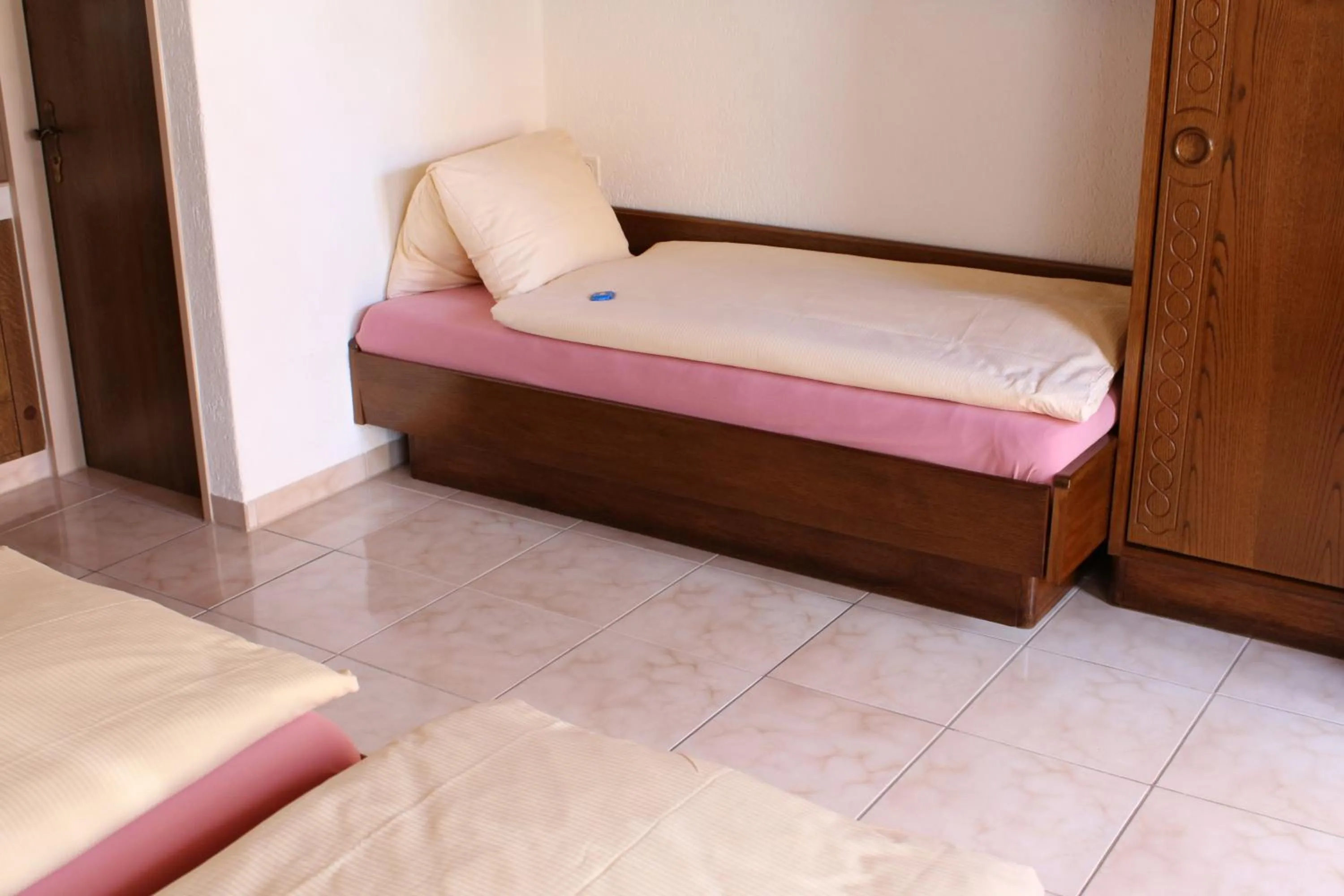 Bed in Hotel Glärnisch Hof