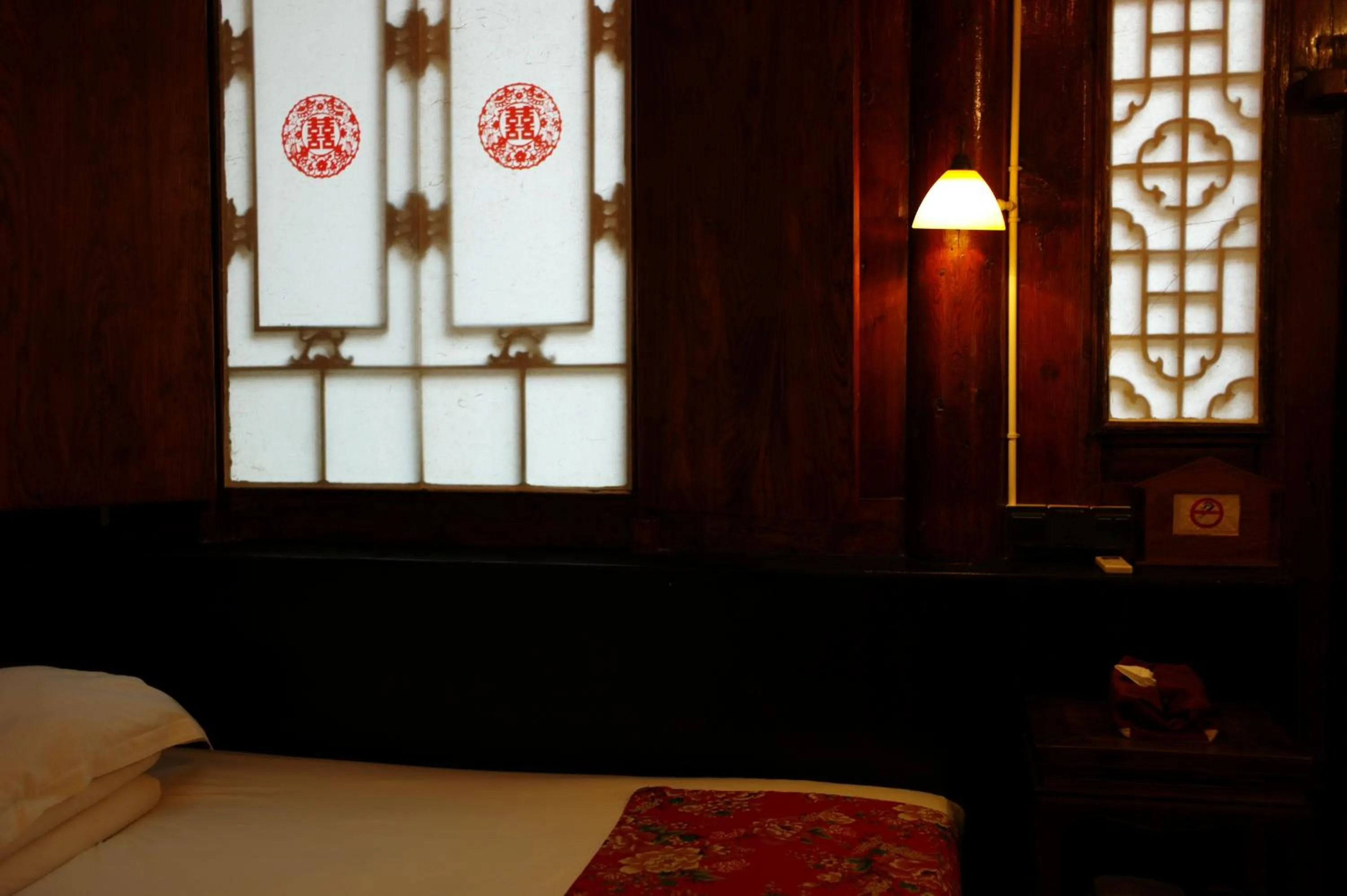 Decorative detail, Bed in Pingyao Yide Hotel