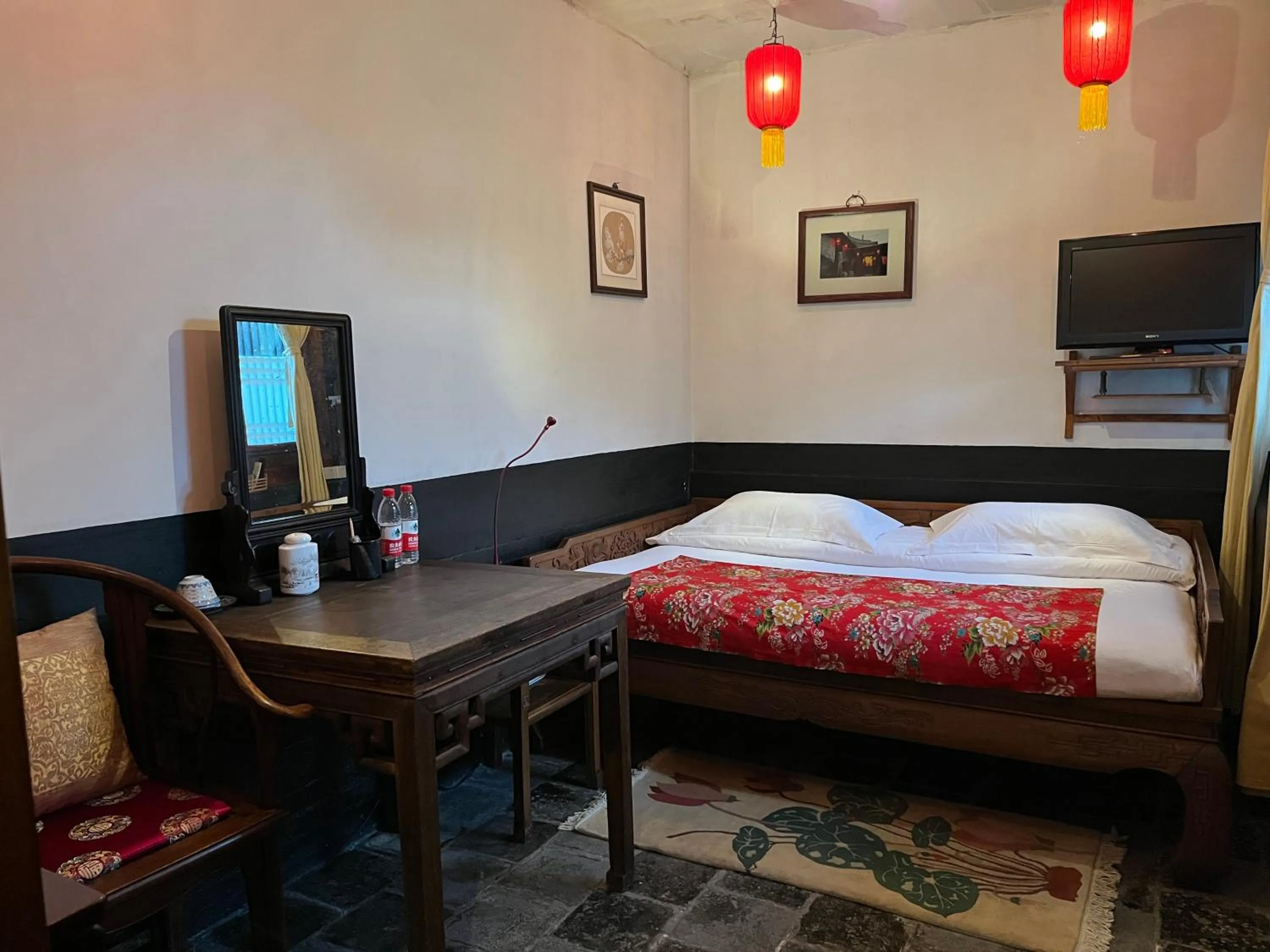 Photo of the whole room, Bed in Pingyao Yide Hotel