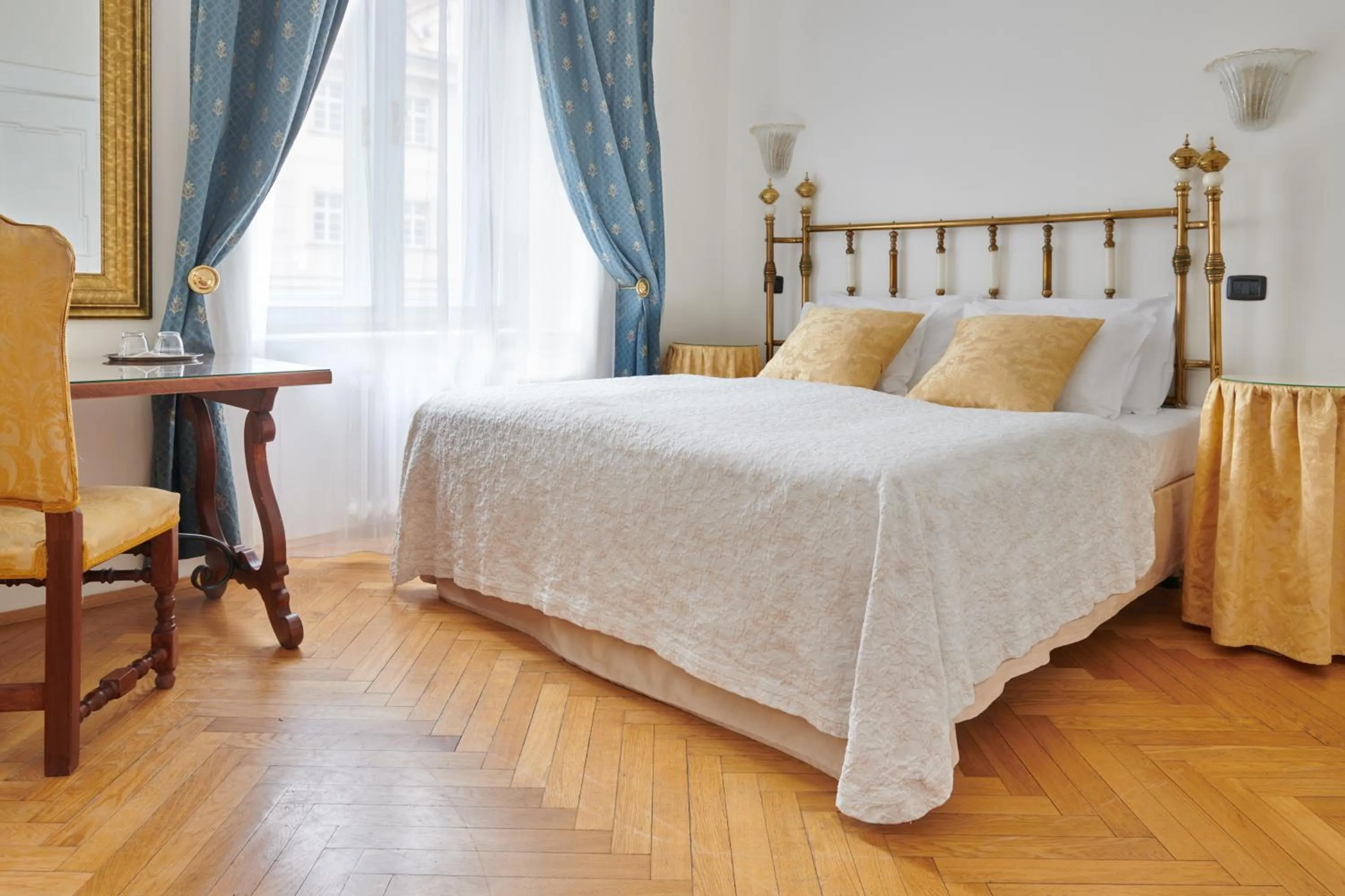 Bedroom, Bed in Charles Bridge Palace