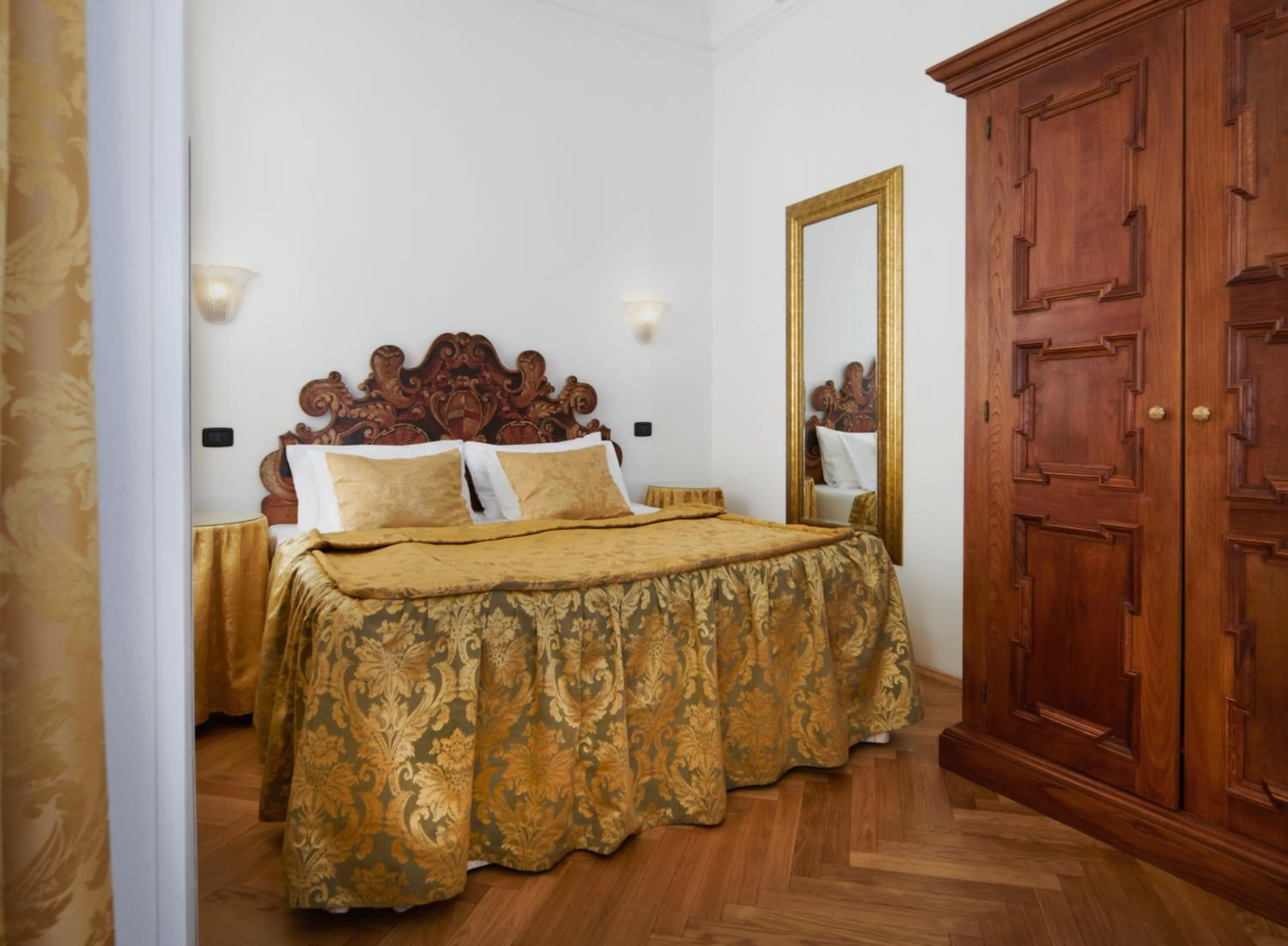 Bedroom, Bed in Charles Bridge Palace