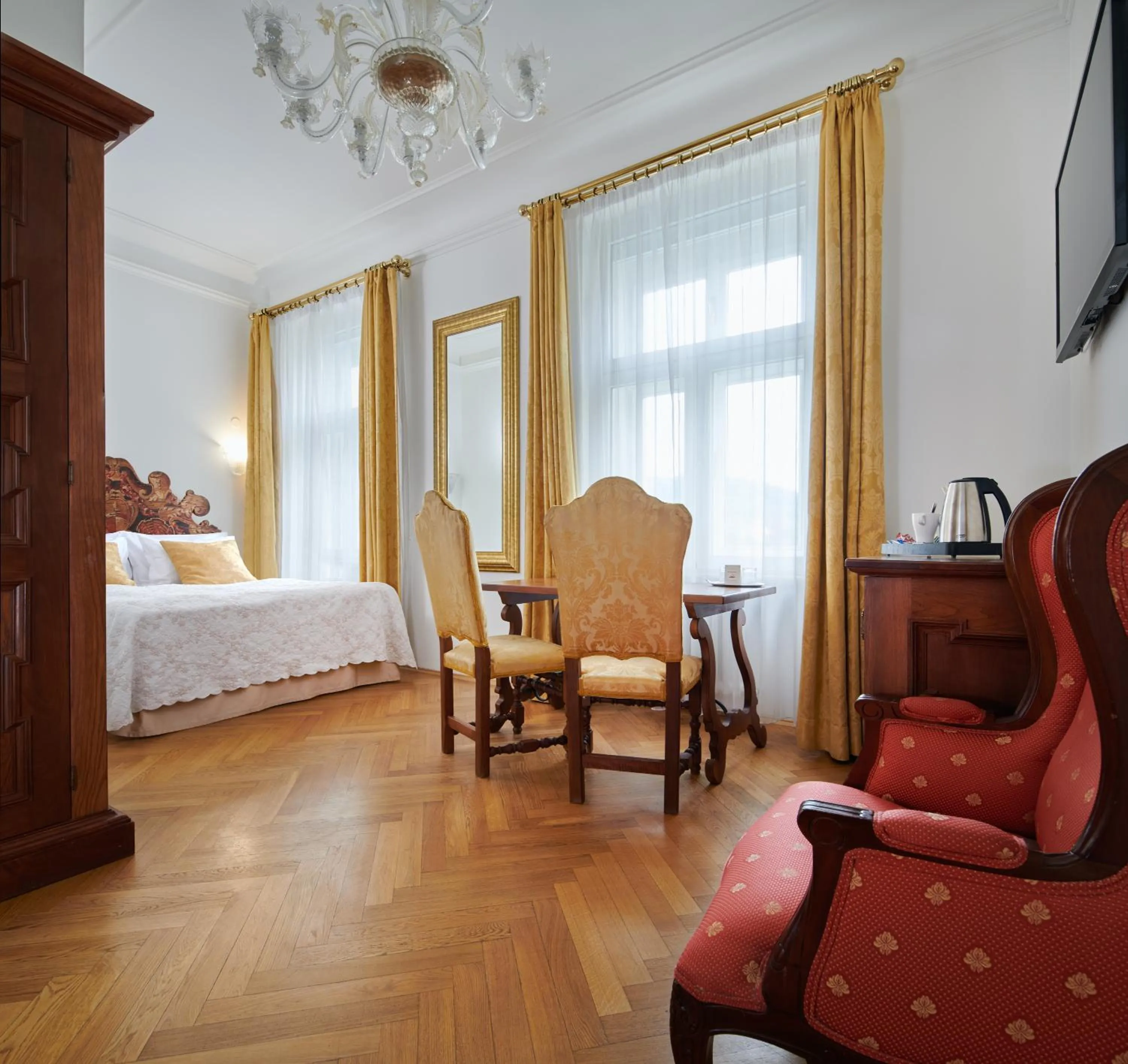 Bedroom, Bed in Charles Bridge Palace