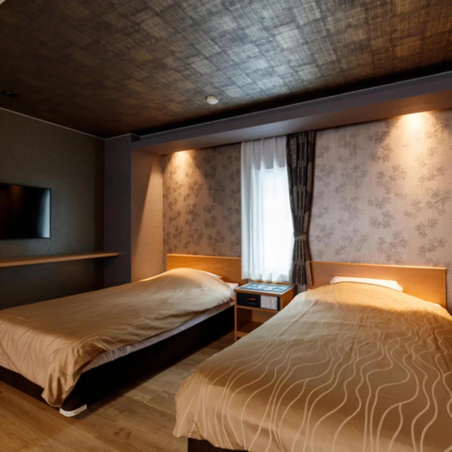 Photo of the whole room, Bed in Umemura Ryokan Uguisutei