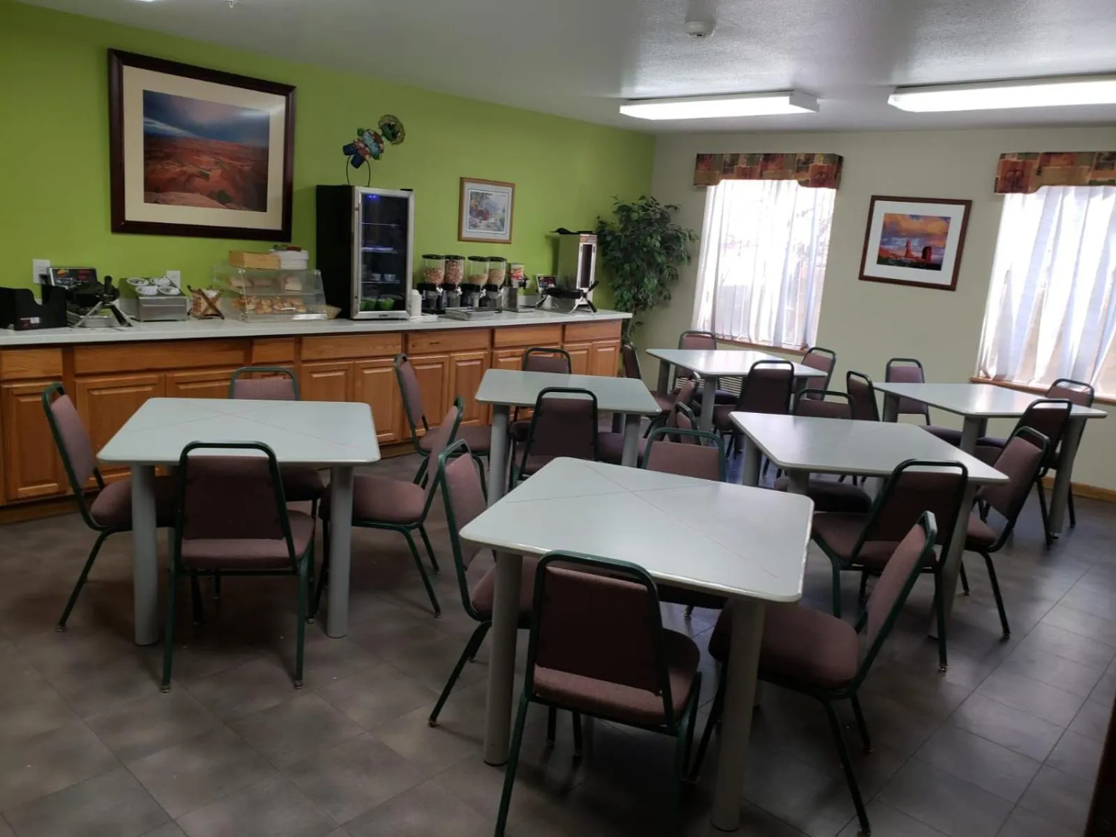 Breakfast in Moab Gateway Inn at Arches Nat'l Park