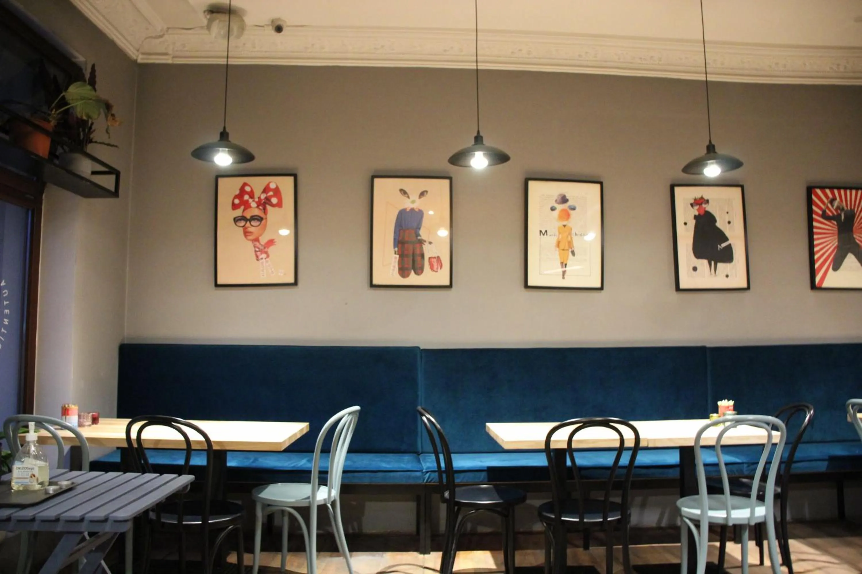 Restaurant/places to eat in Blooms