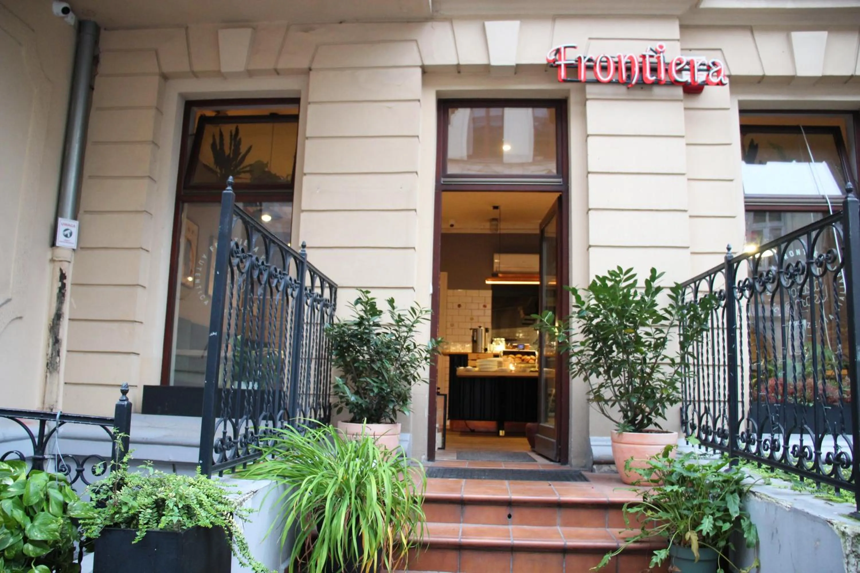 Restaurant/places to eat in Blooms