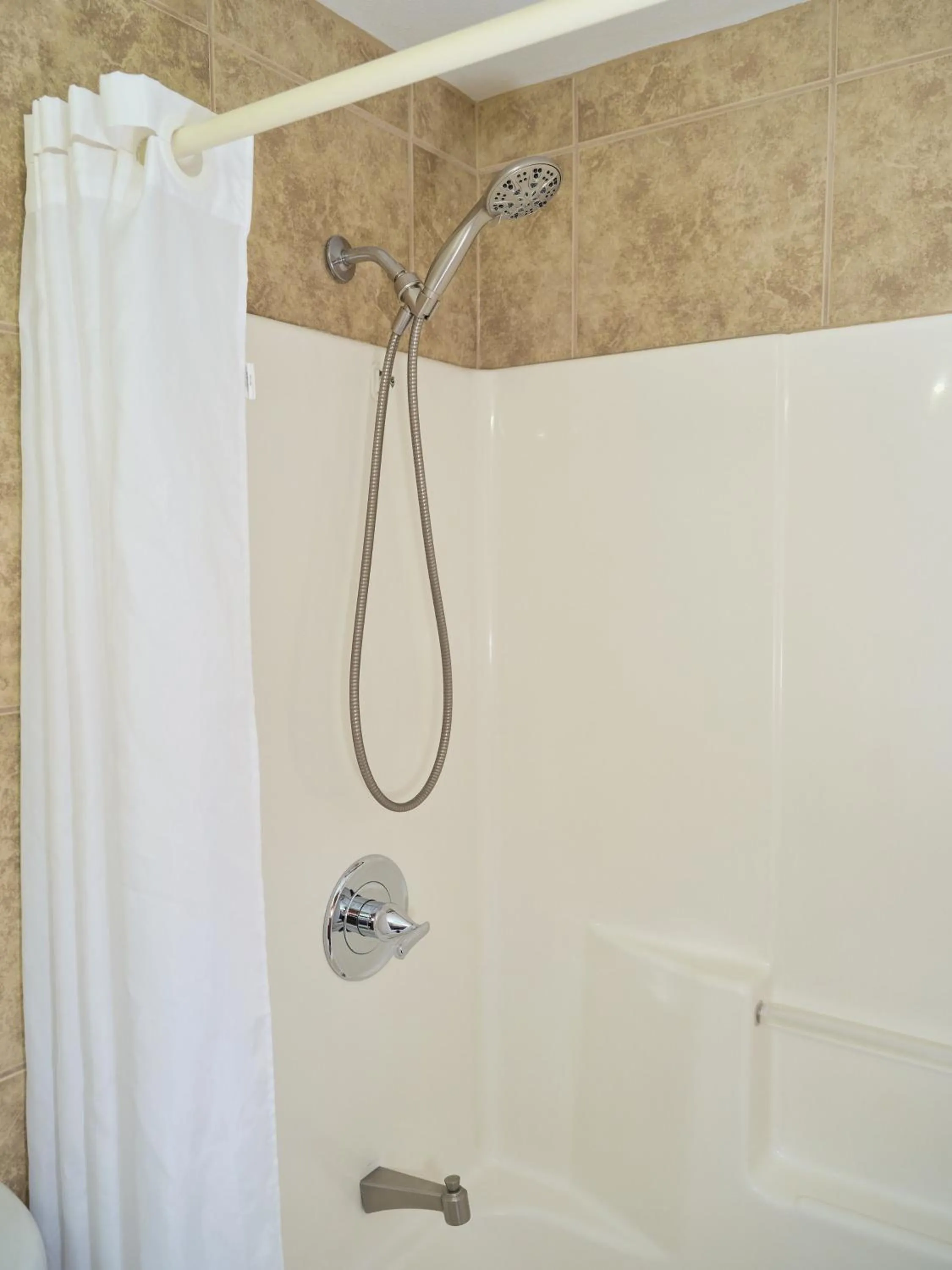 Bathroom in The Oakwood Inn