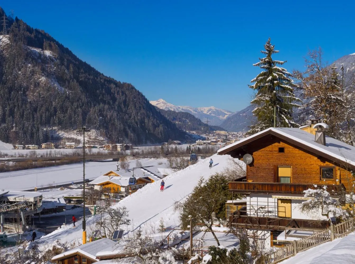 Skiing in Aparthotel Gallahaus