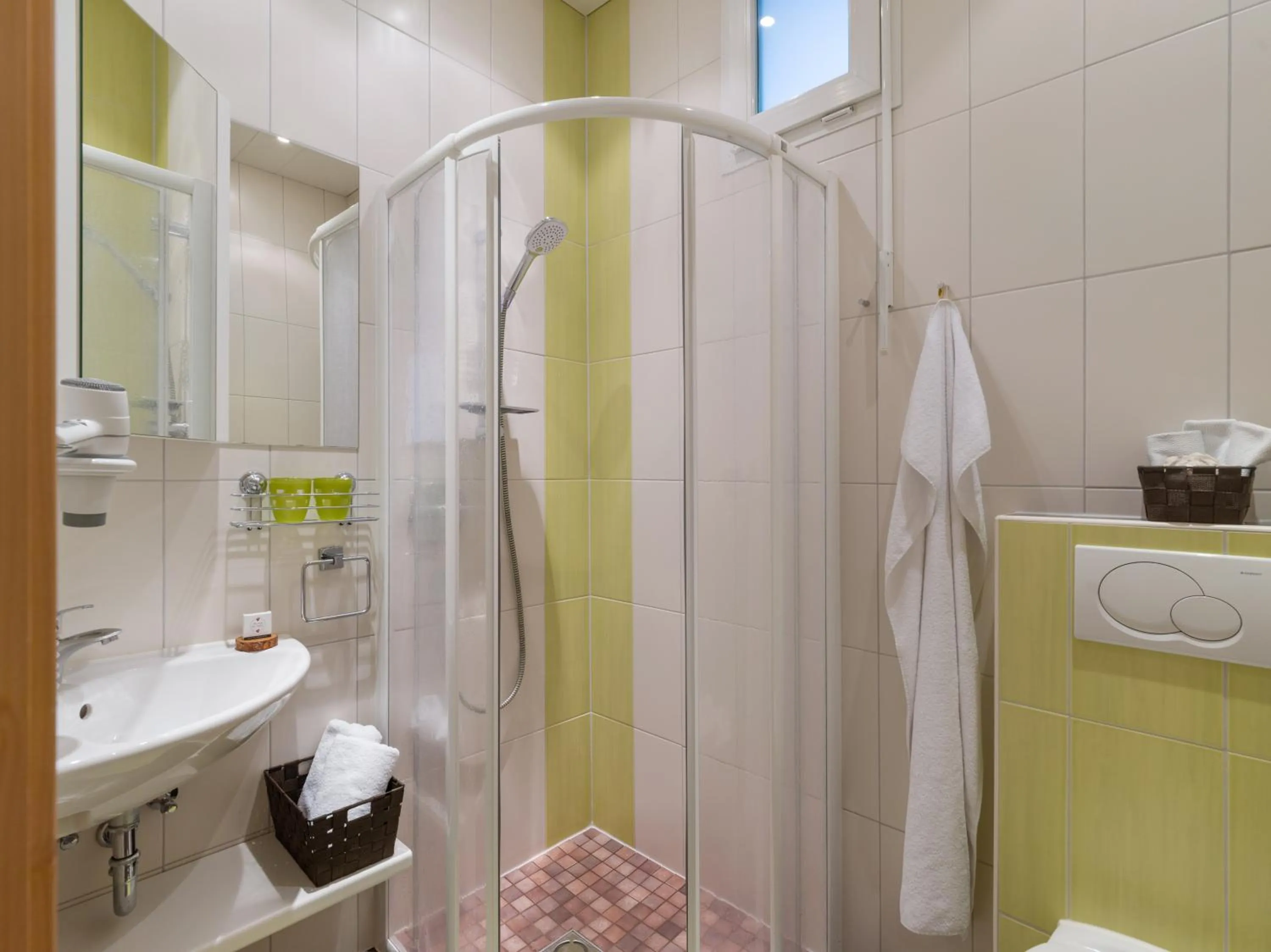 Shower in Aparthotel Gallahaus