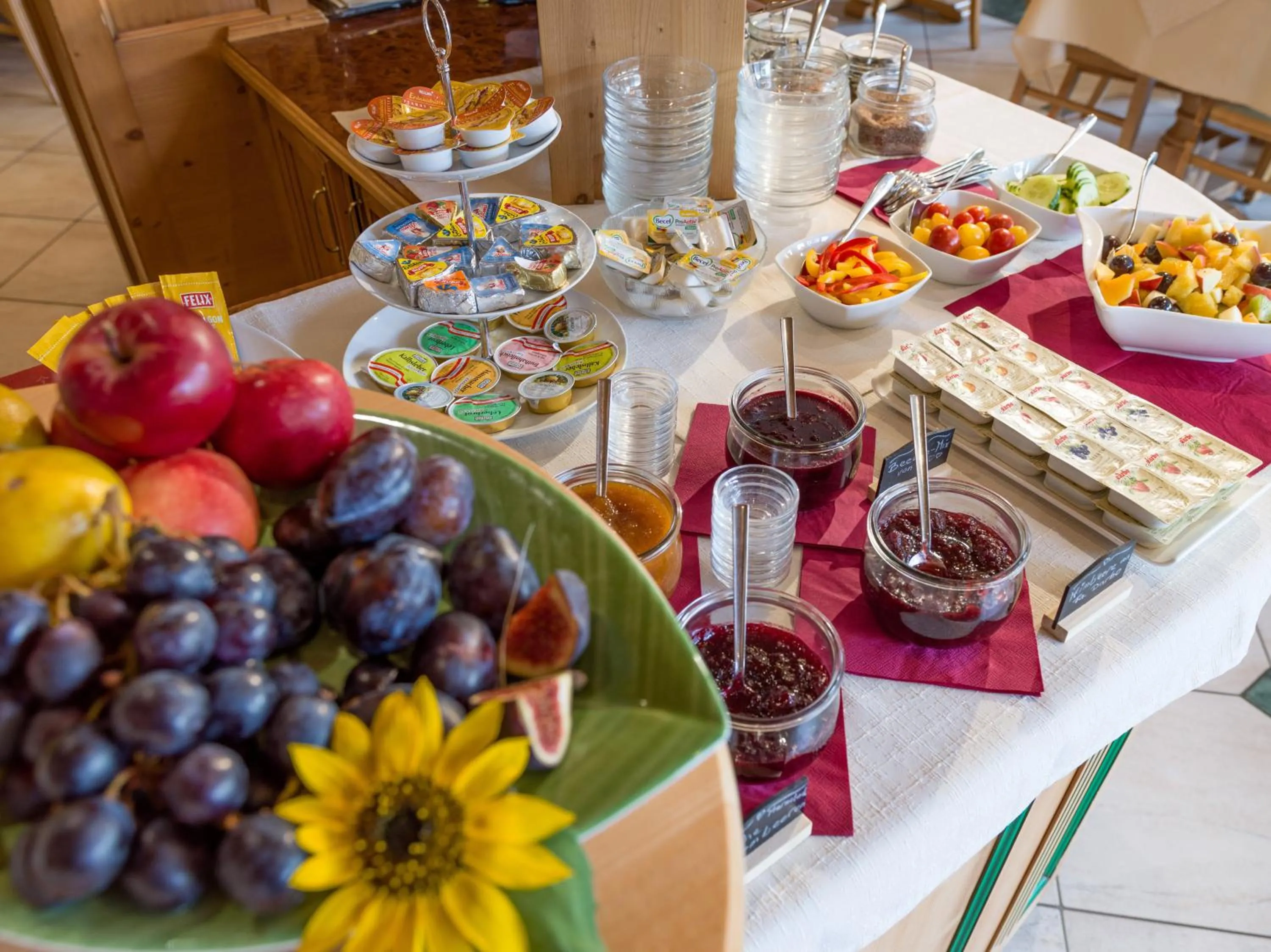 Buffet breakfast in Aparthotel Gallahaus