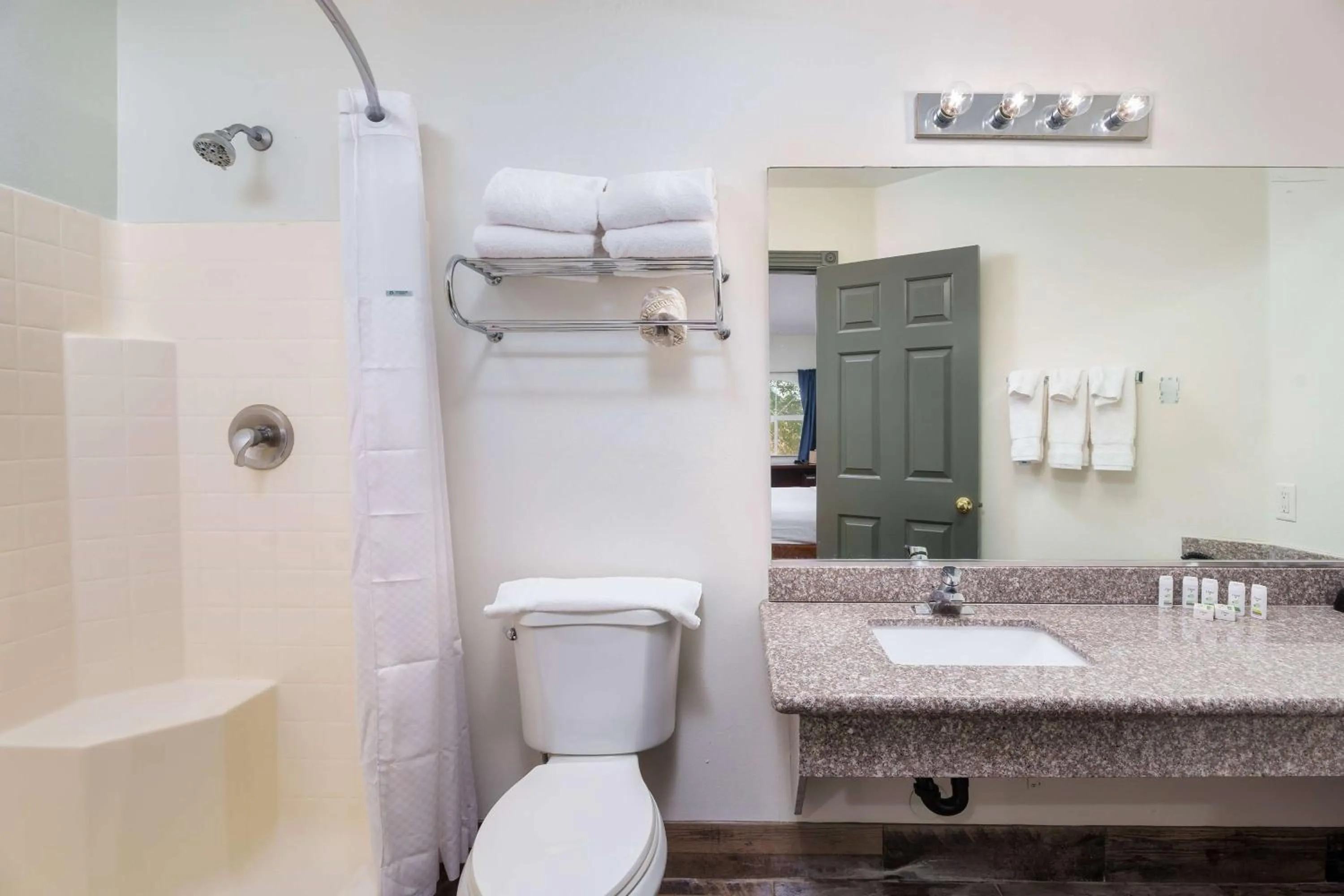 Photo of the whole room in Ramada by Wyndham La Verkin Zion National Park