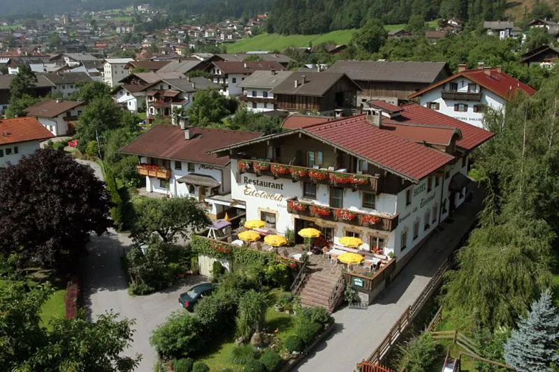 Facade/entrance in Hotel Edelweiss