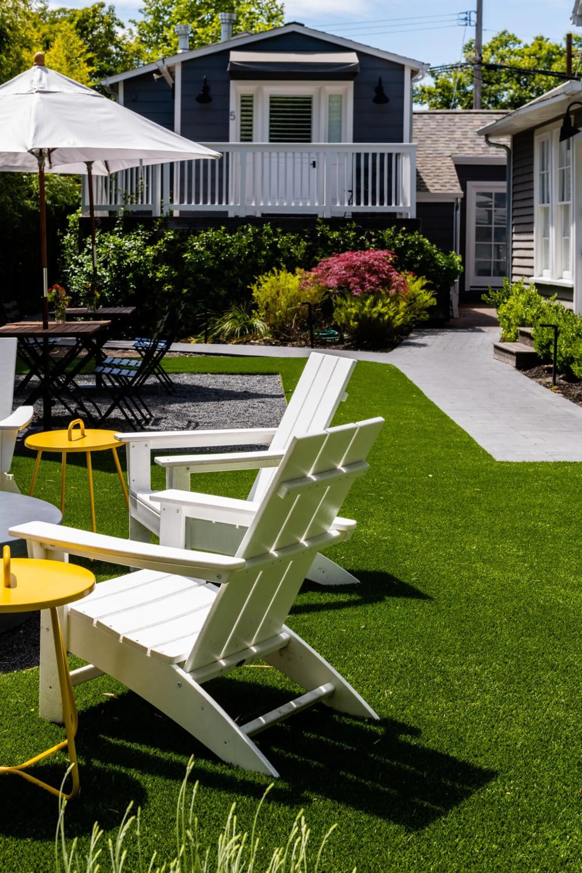 Patio in Brannan Cottage Inn