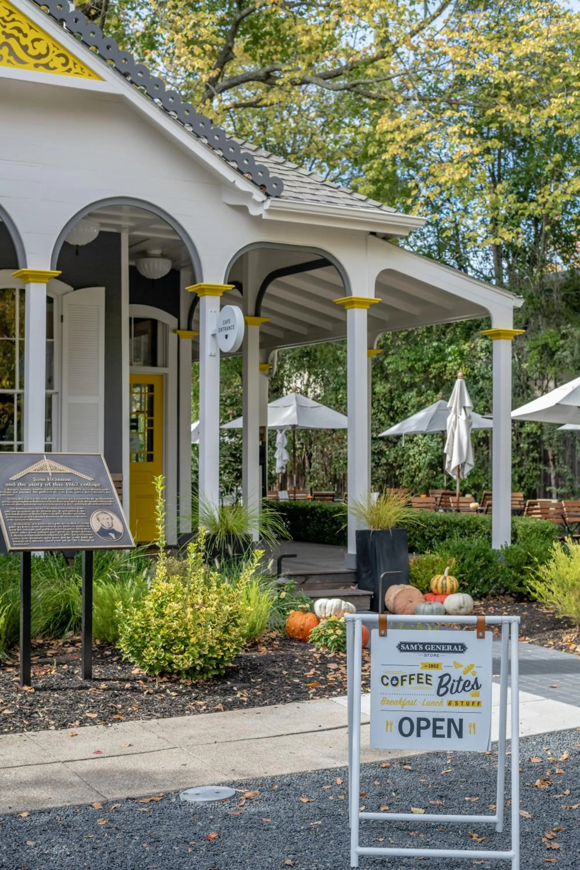 Patio in Brannan Cottage Inn