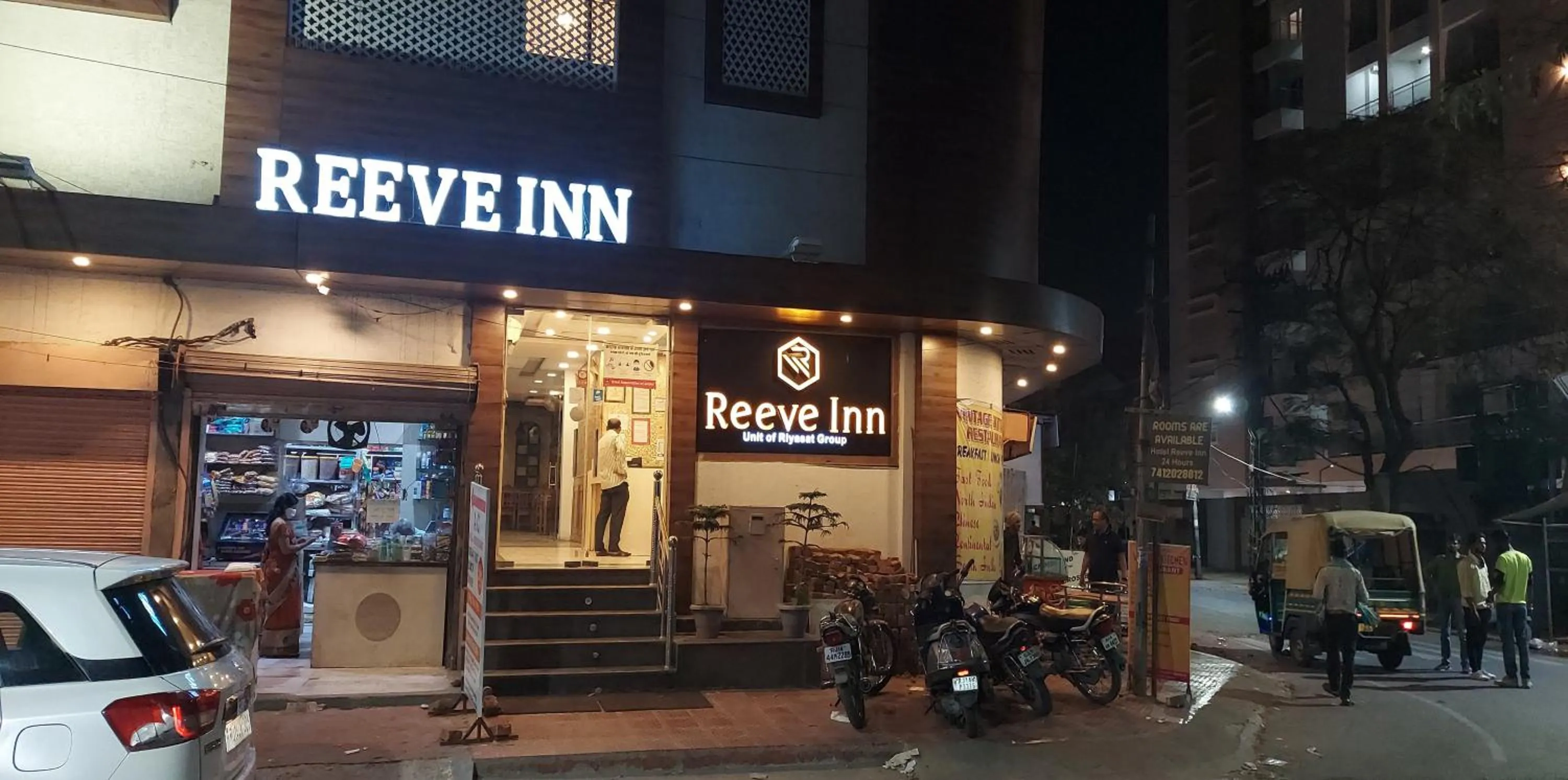 Facade/entrance in Hotel Reeve Inn