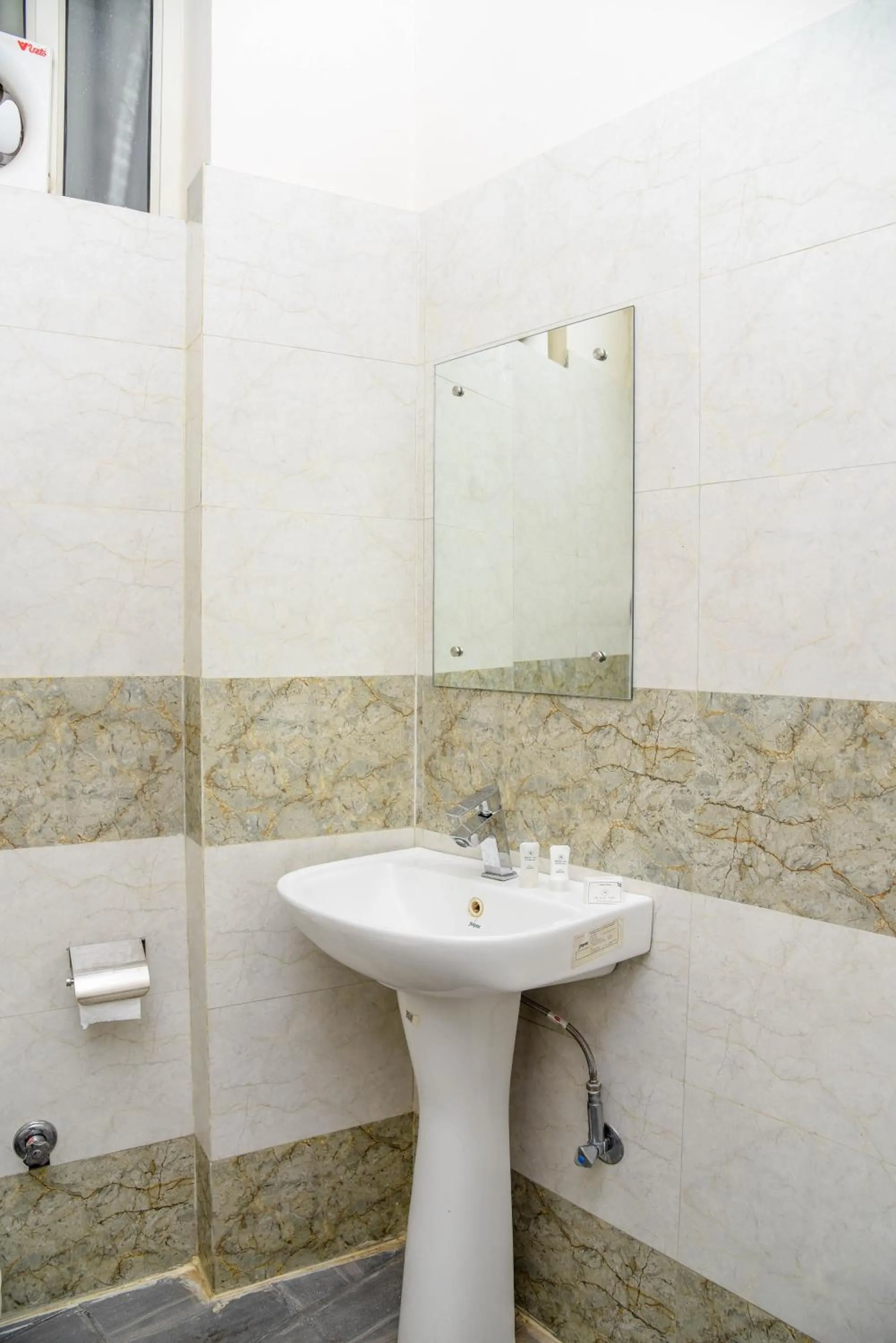 Bathroom in Hotel Reeve Inn