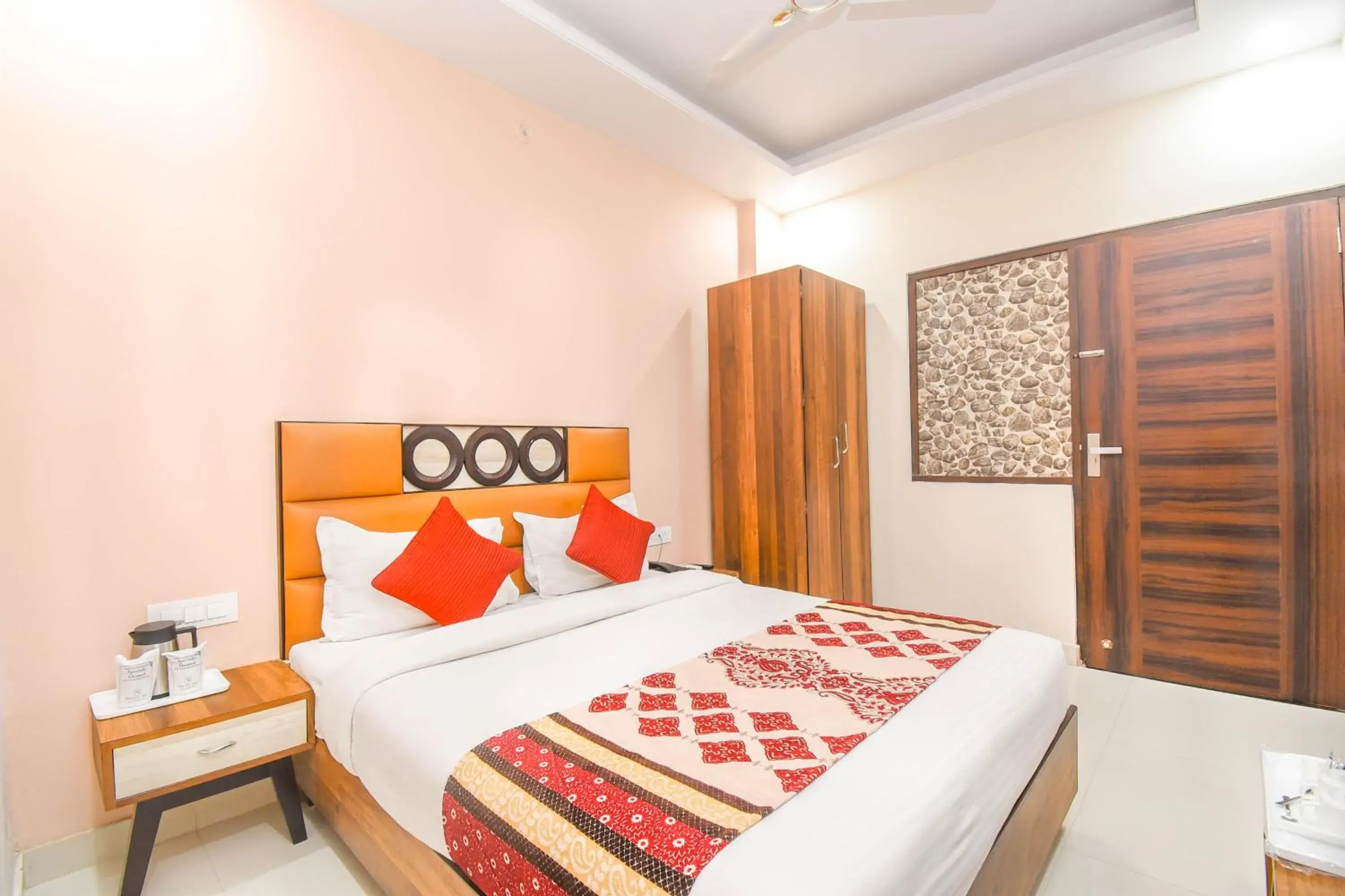 Superior Double Room in Hotel Reeve Inn Superior Double Room in Hotel Reeve Inn