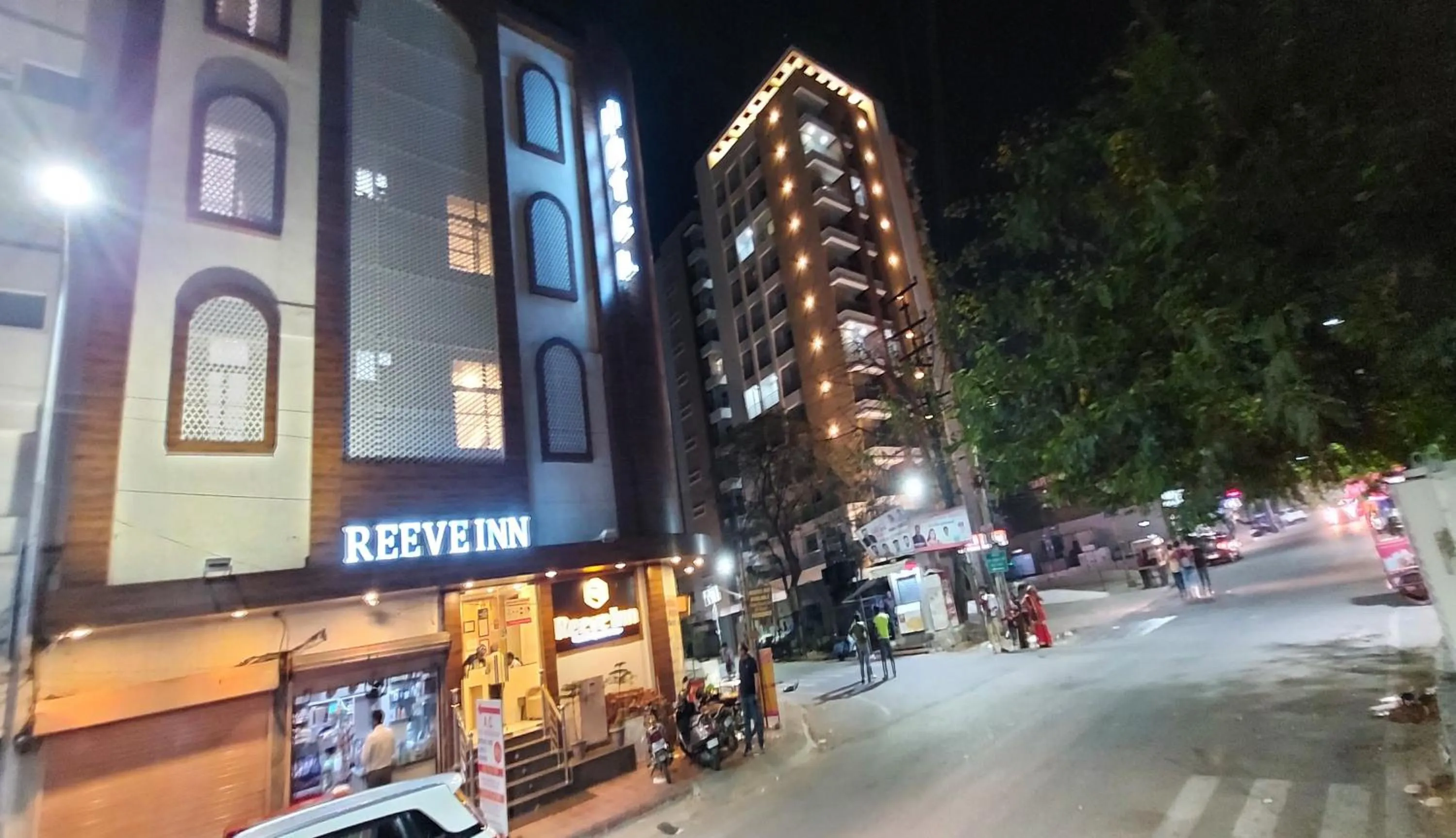 Street view in Hotel Reeve Inn