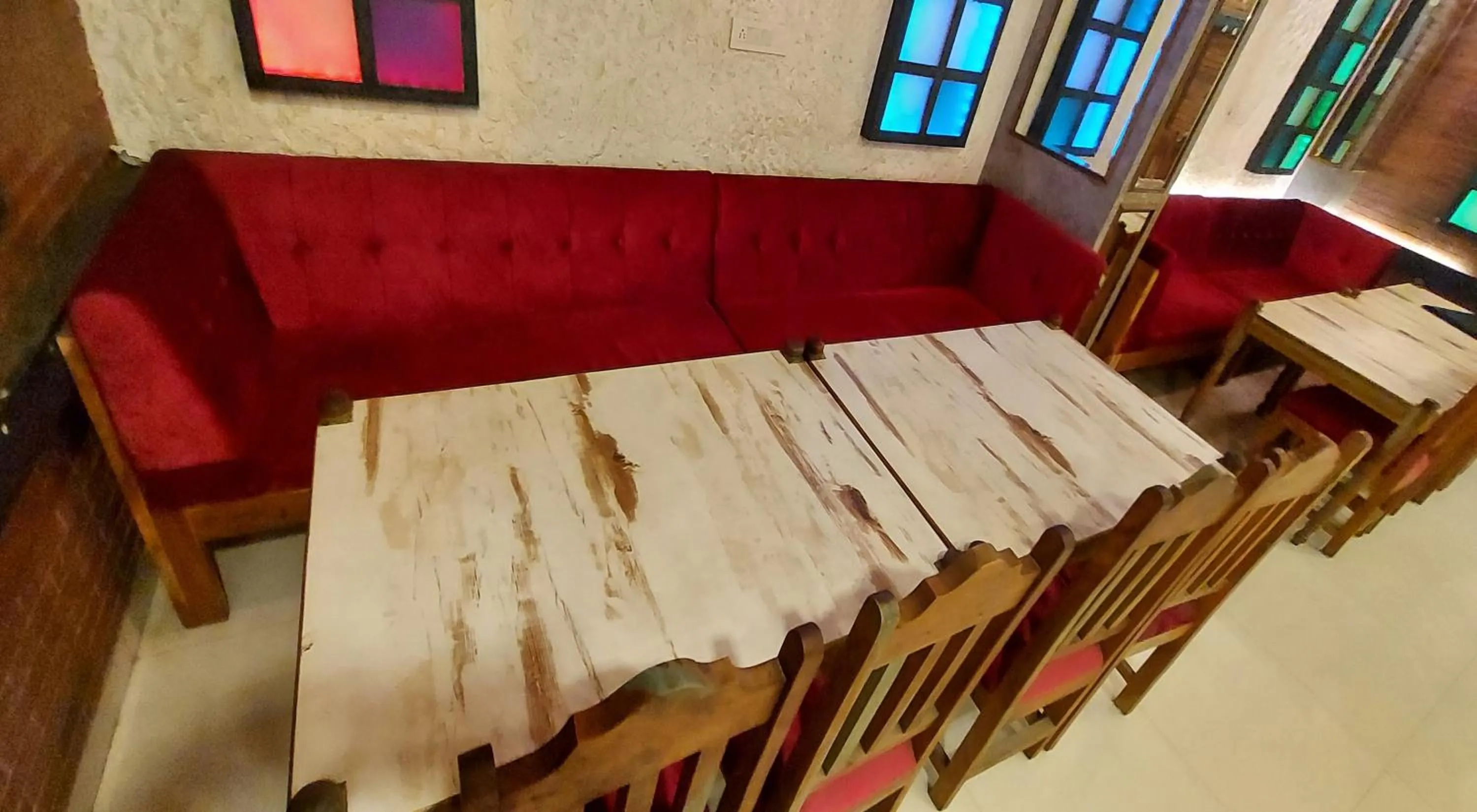 Dining area, Bed in Hotel Reeve Inn