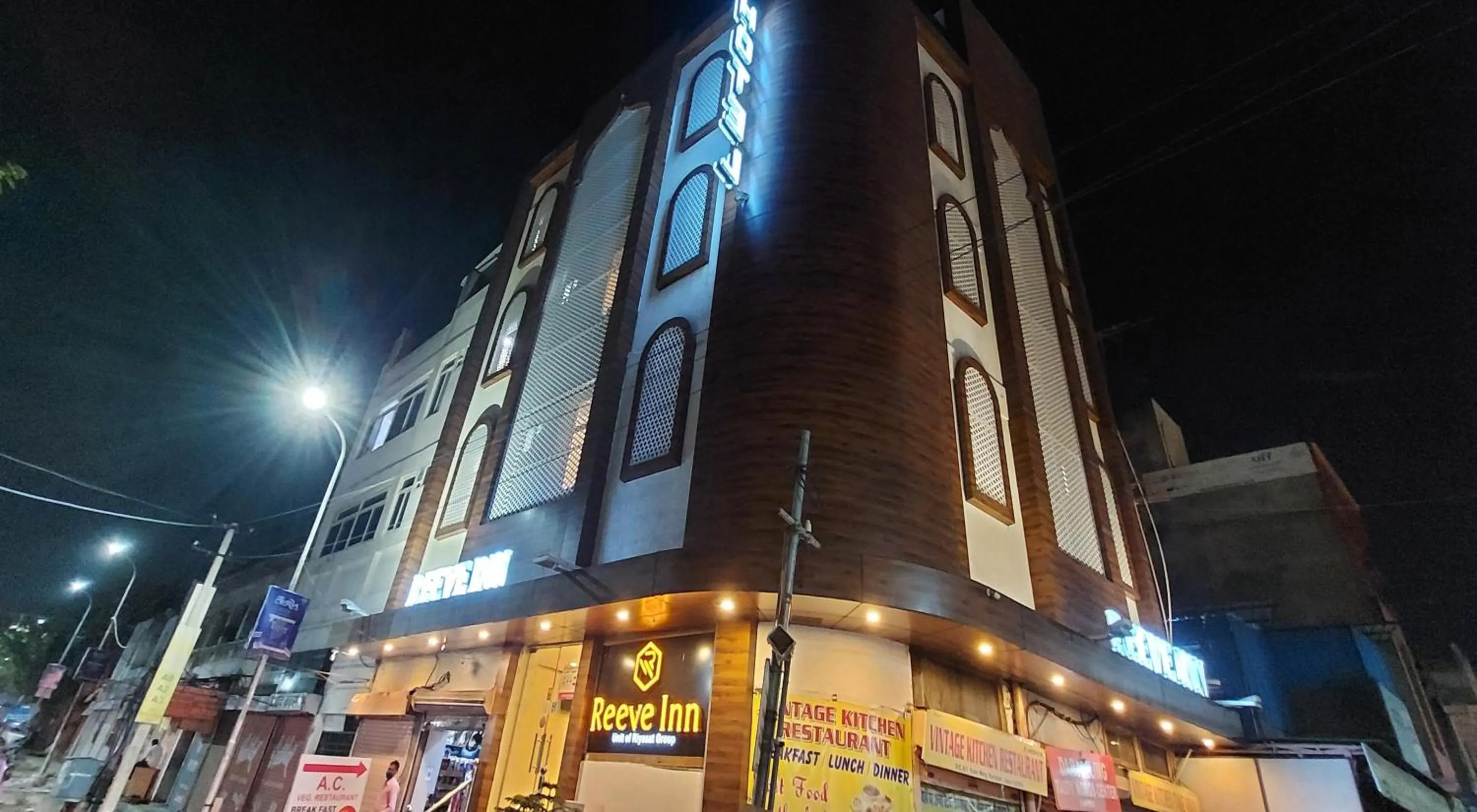 Property building in Hotel Reeve Inn