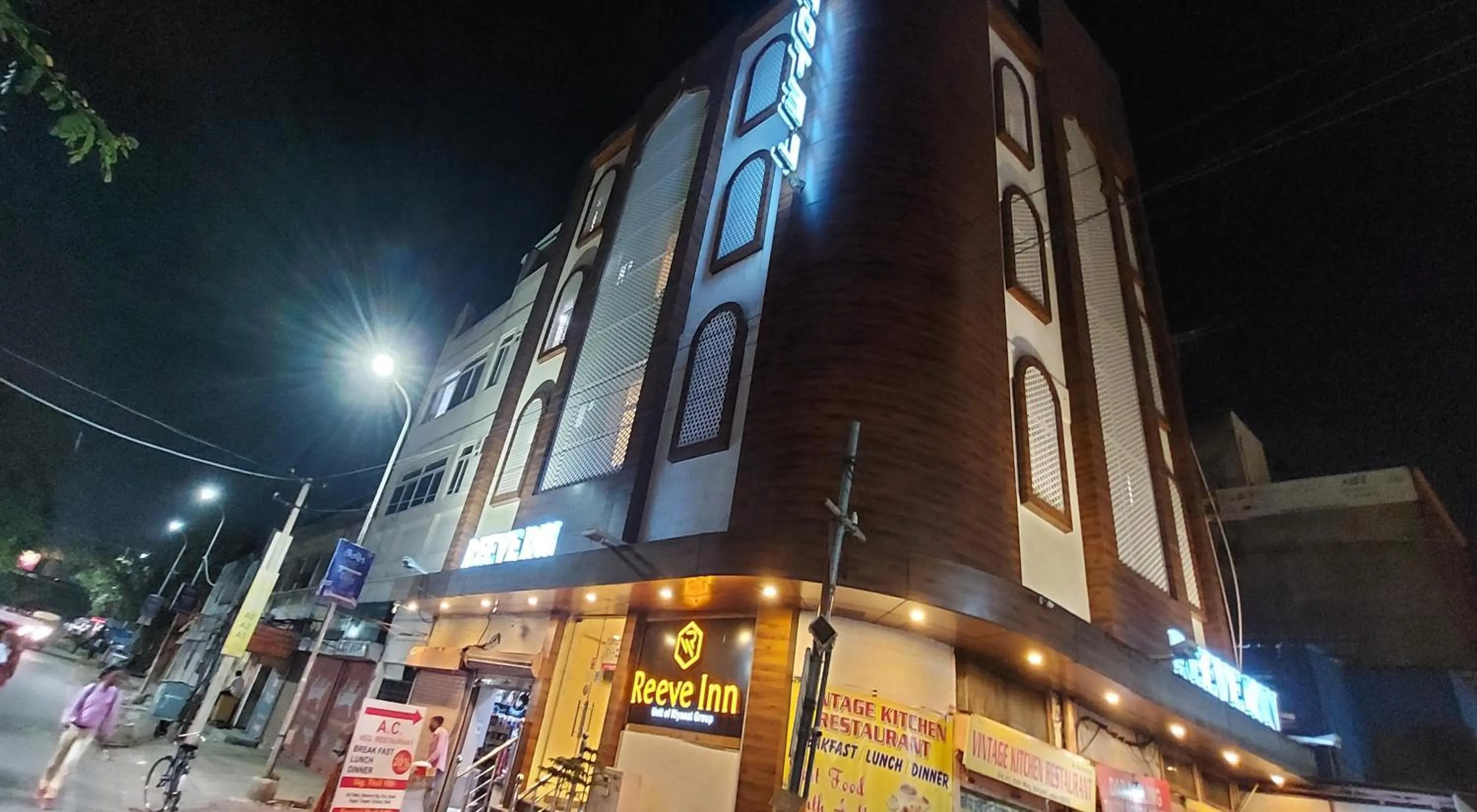 Property building in Hotel Reeve Inn