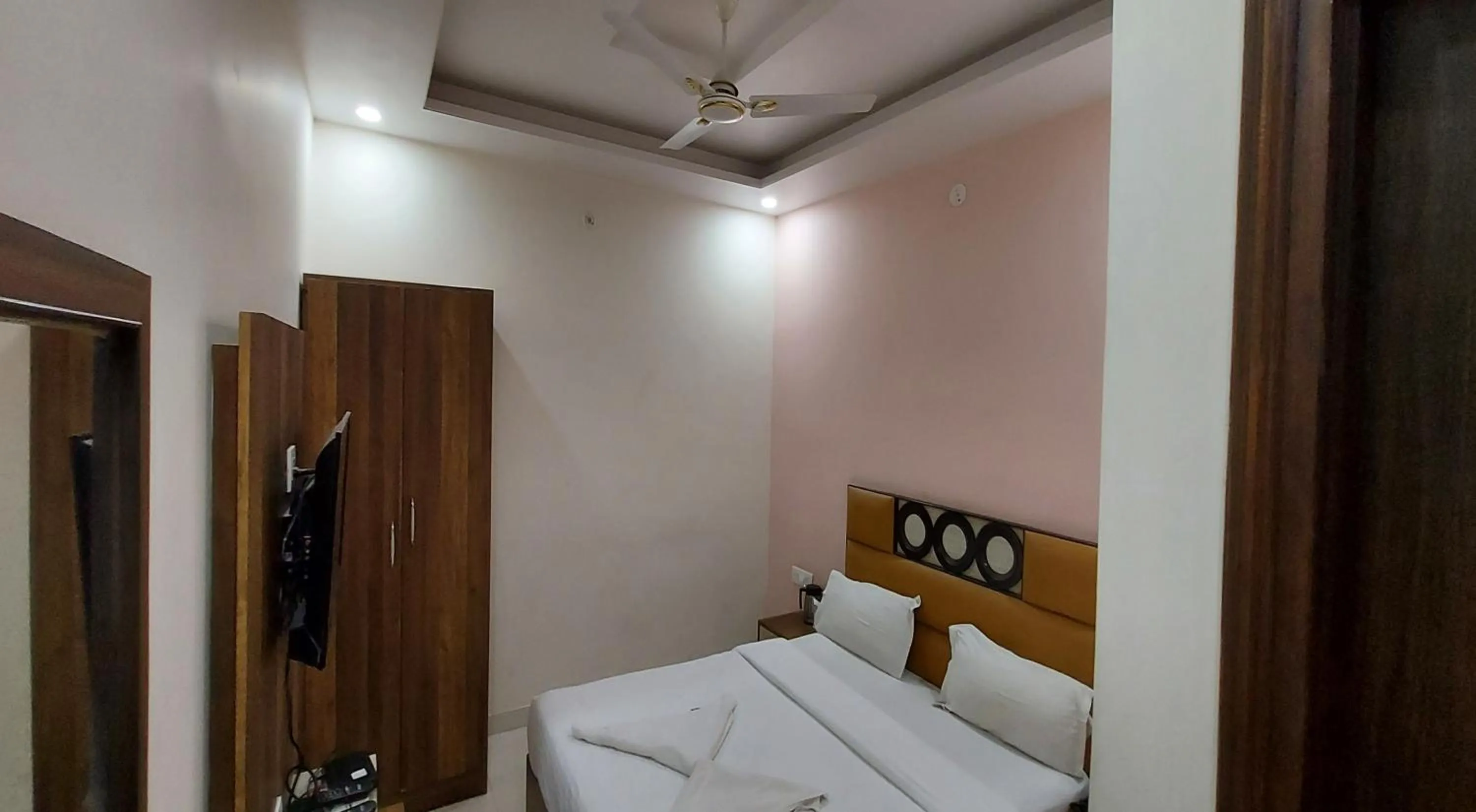 Bedroom, Bed in Hotel Reeve Inn