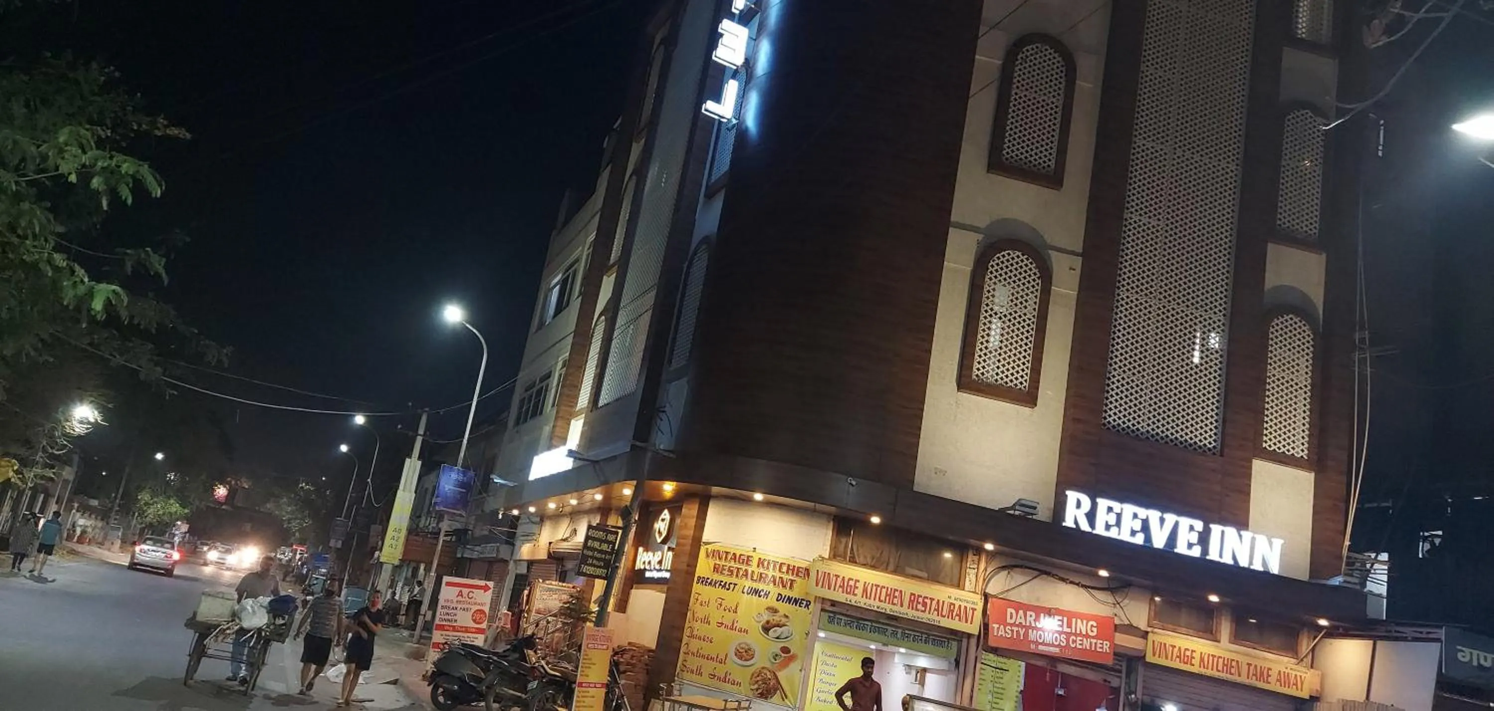 Property building in Hotel Reeve Inn