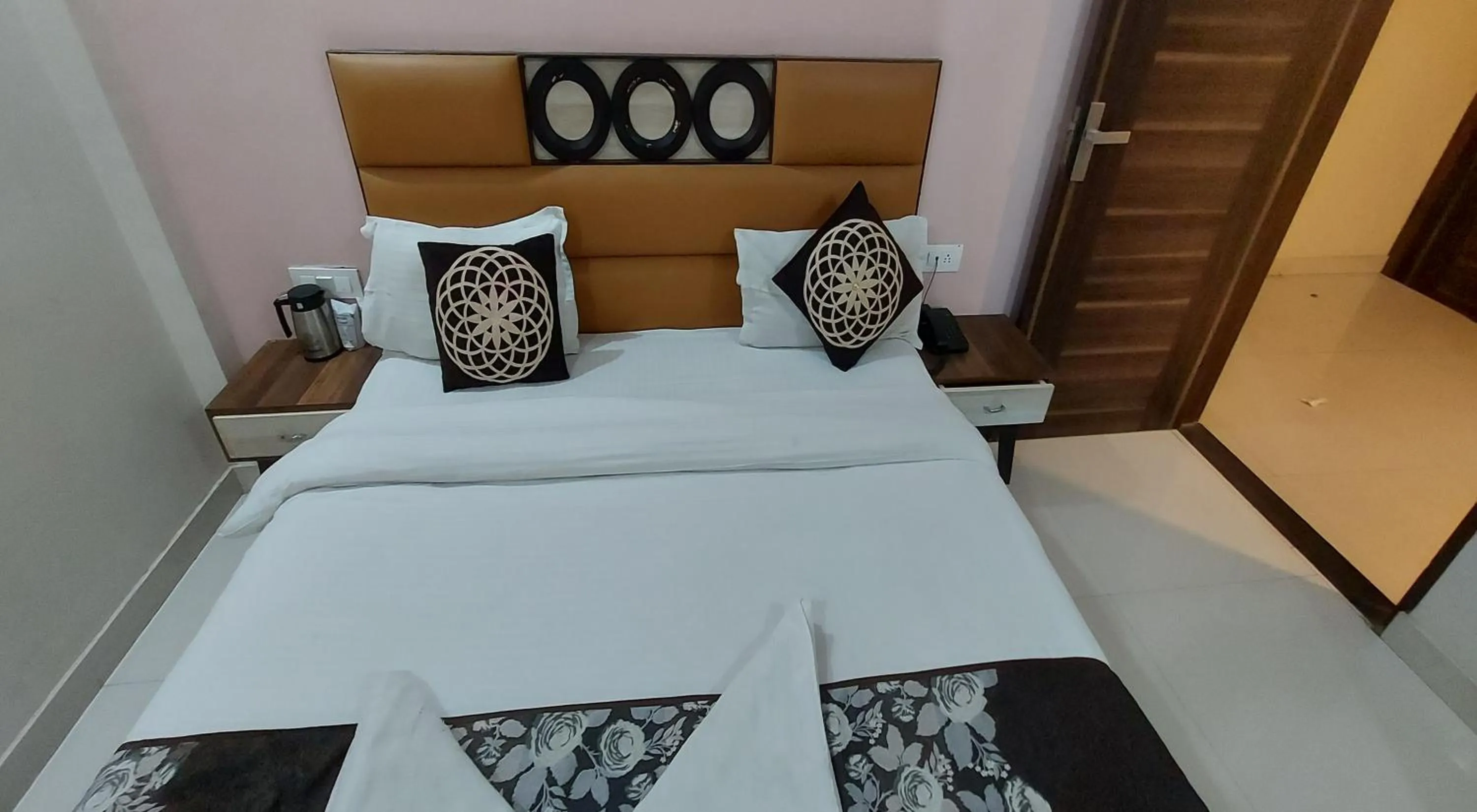 Bed in Hotel Reeve Inn