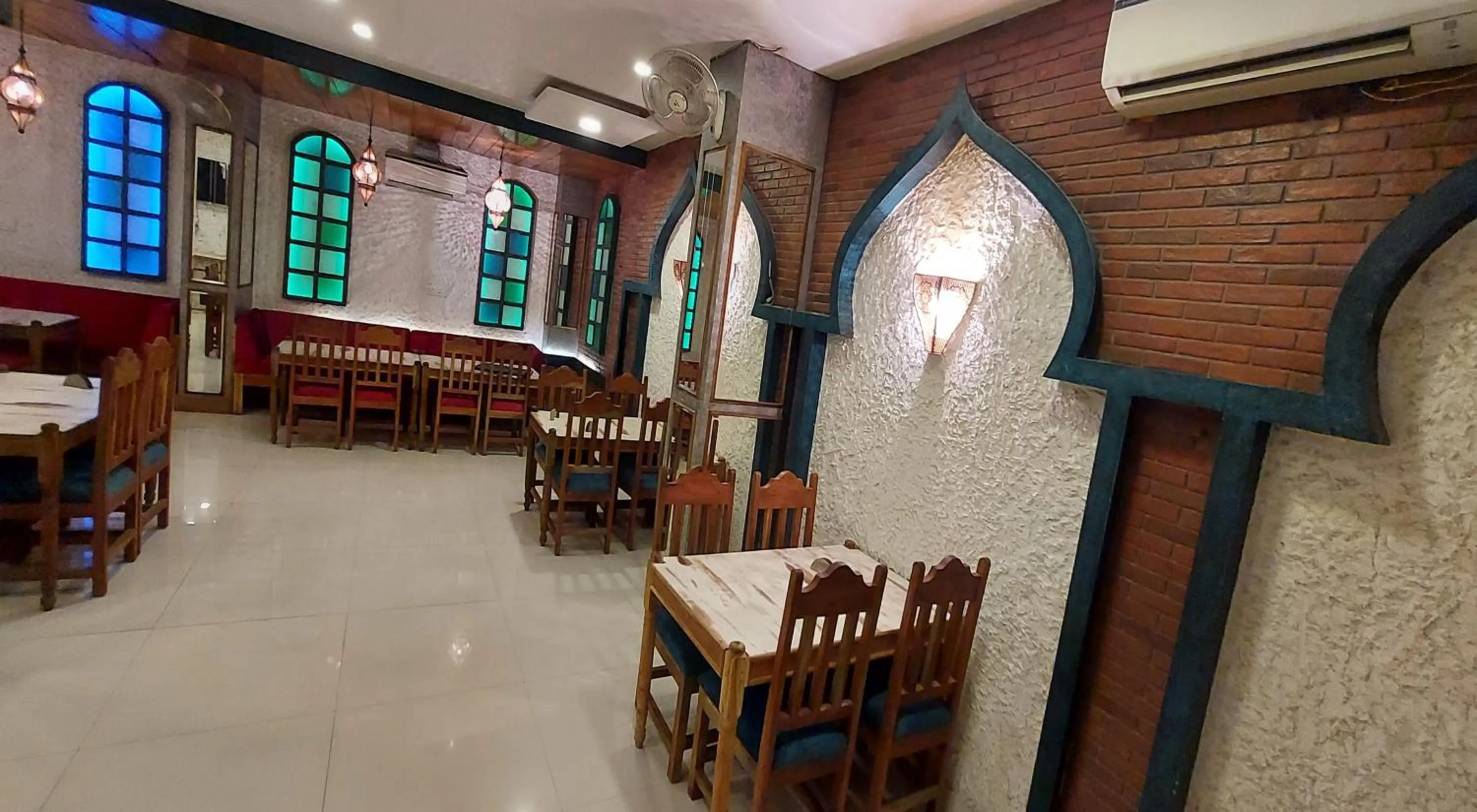 Restaurant/places to eat in Hotel Reeve Inn