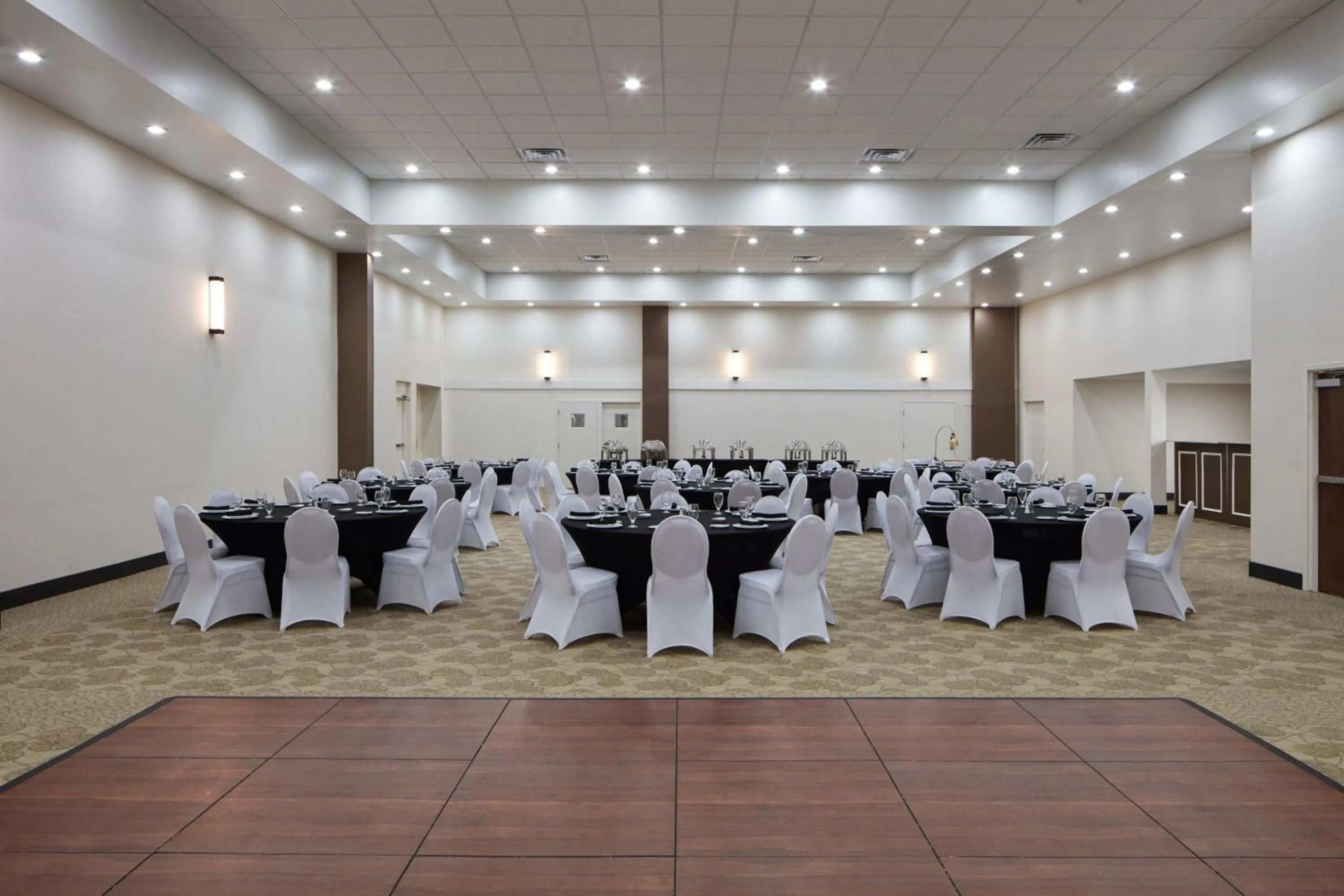 Meeting/conference room in Four Points by Sheraton Virginia Beach Oceanfront